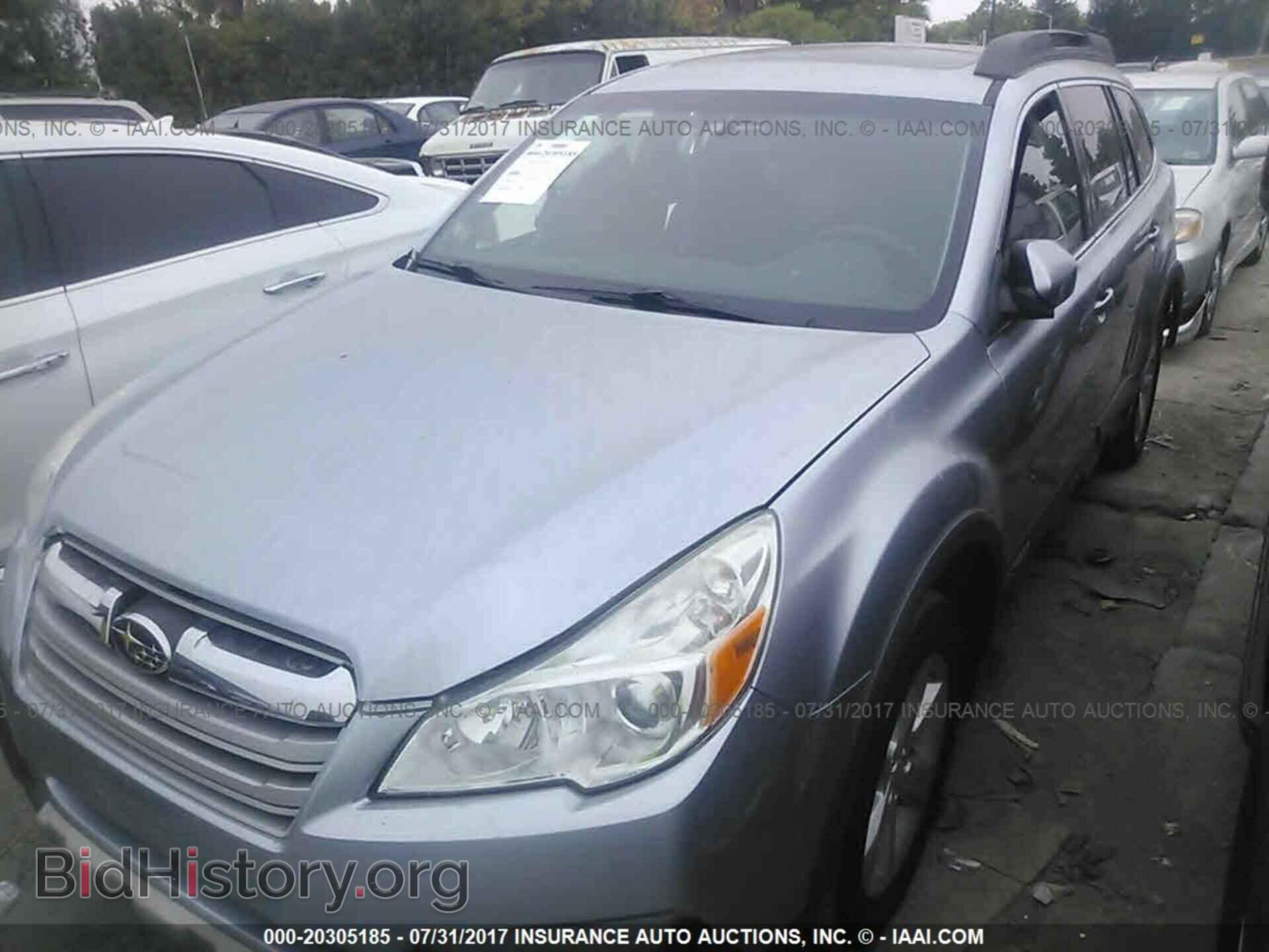 2013 Subaru Outback - VIN: 4S4BRDPC9D2295482 - Photo 2