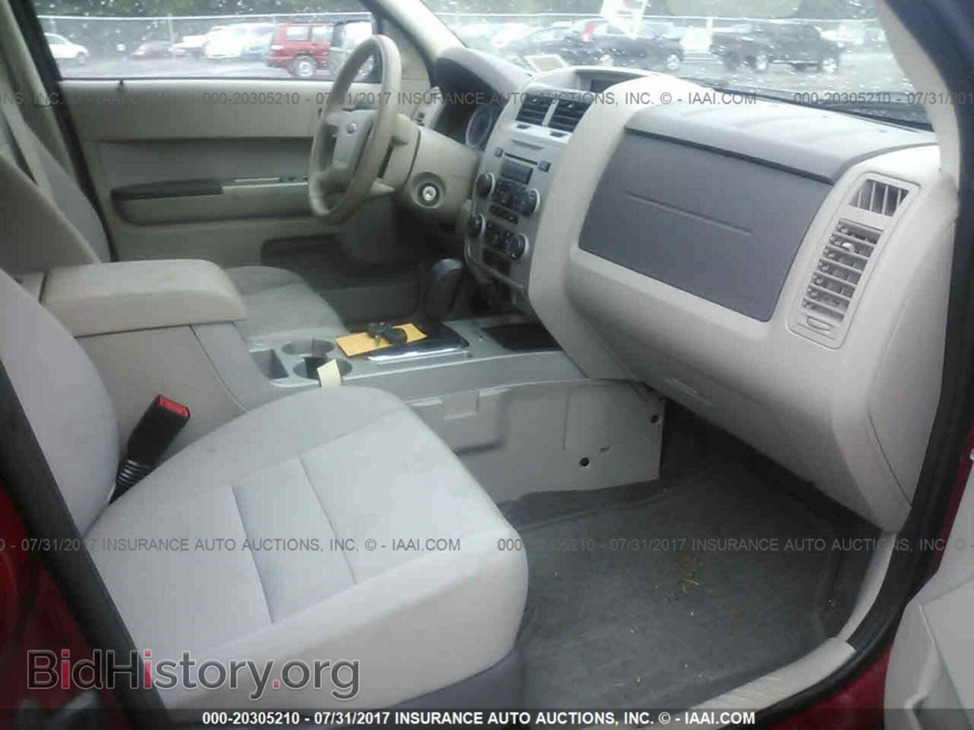 2011 Ford Escape - VIN: 1FMCU9D73BKC35556 - Photo 5