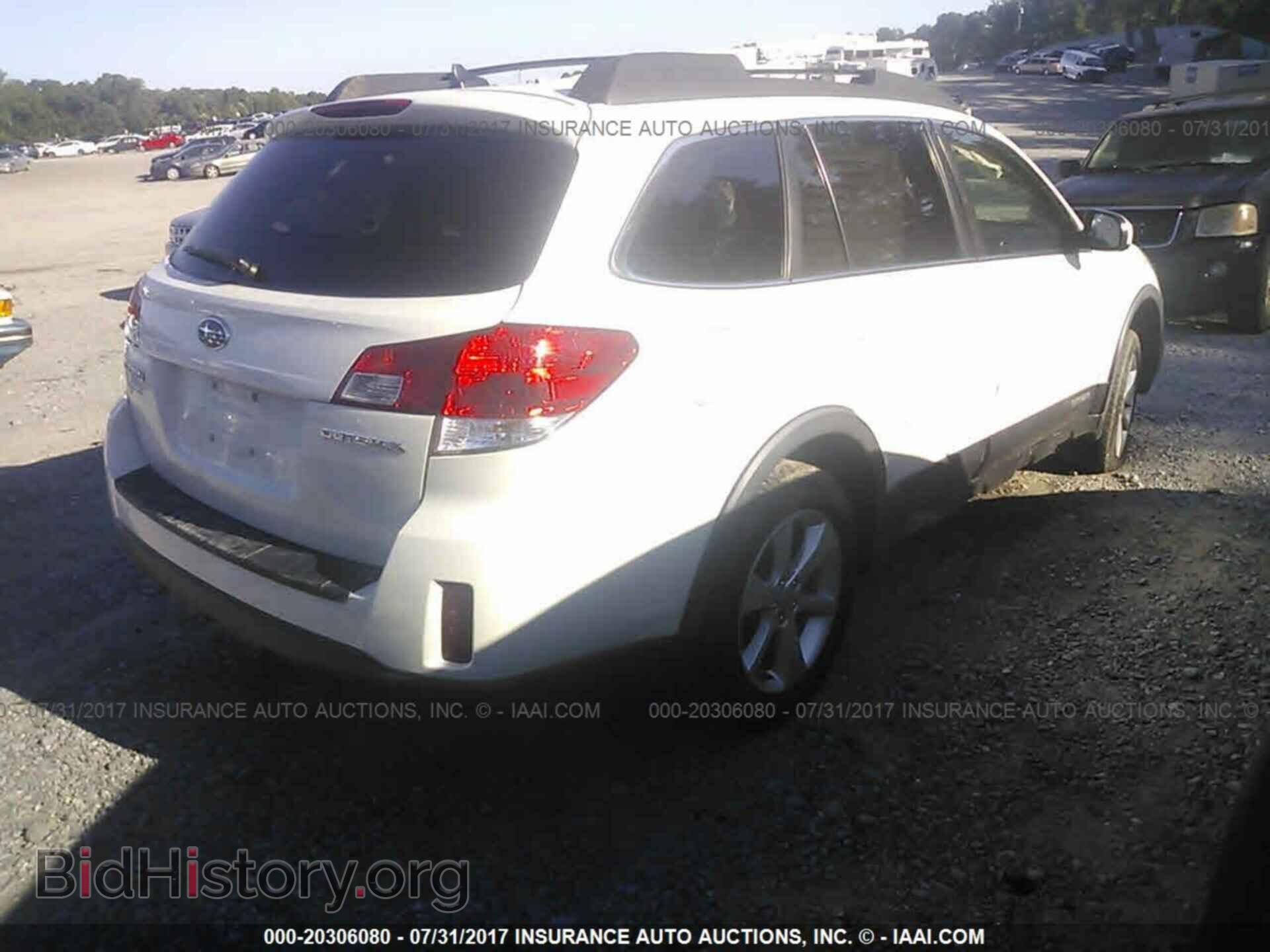 2014 Subaru Outback - VIN: 4S4BRCCC8E3222499 - Фото 4