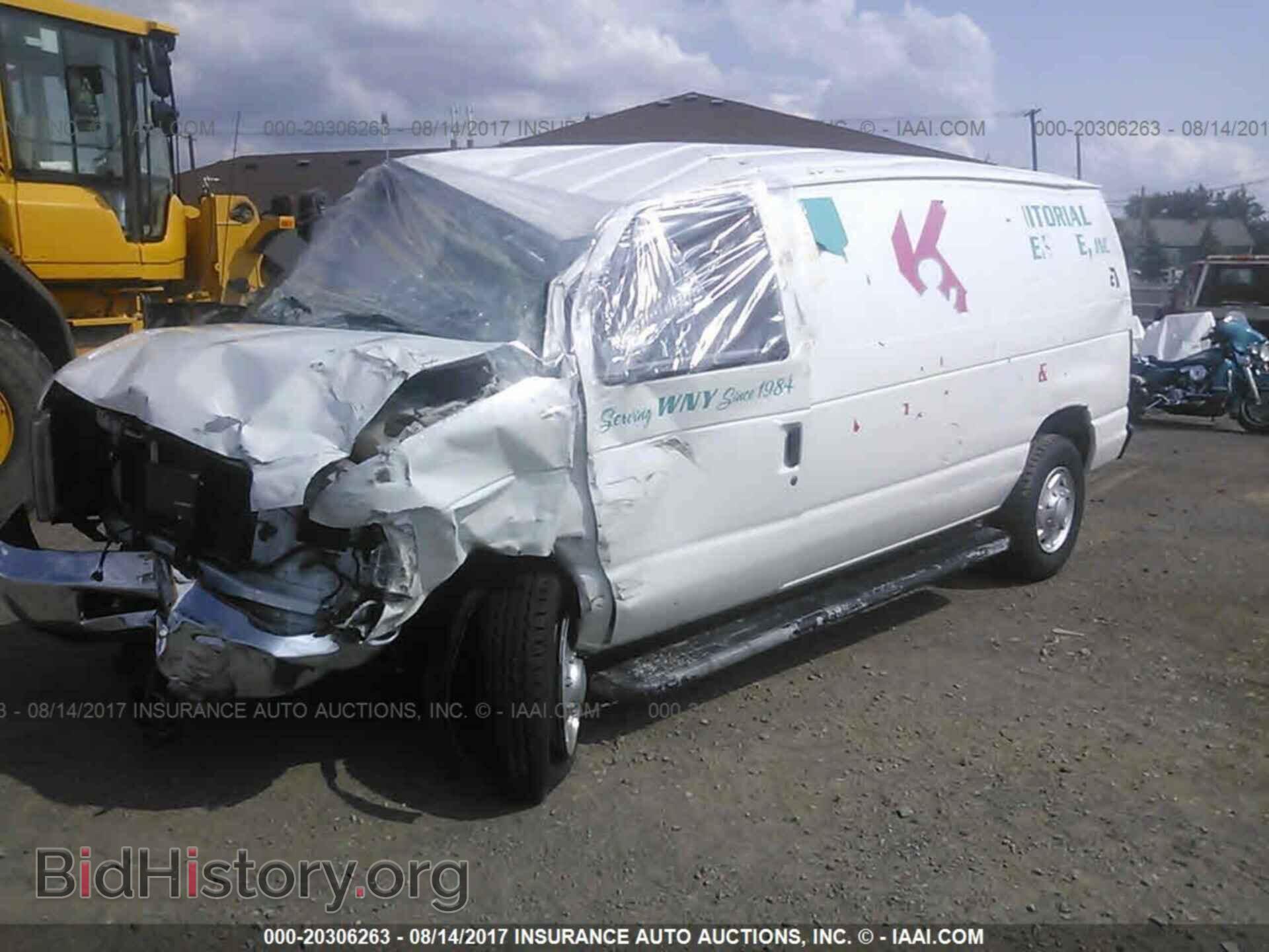 2011 Ford Econoline - VIN: 1FTNE2EW2BDA41757 - Photo 2