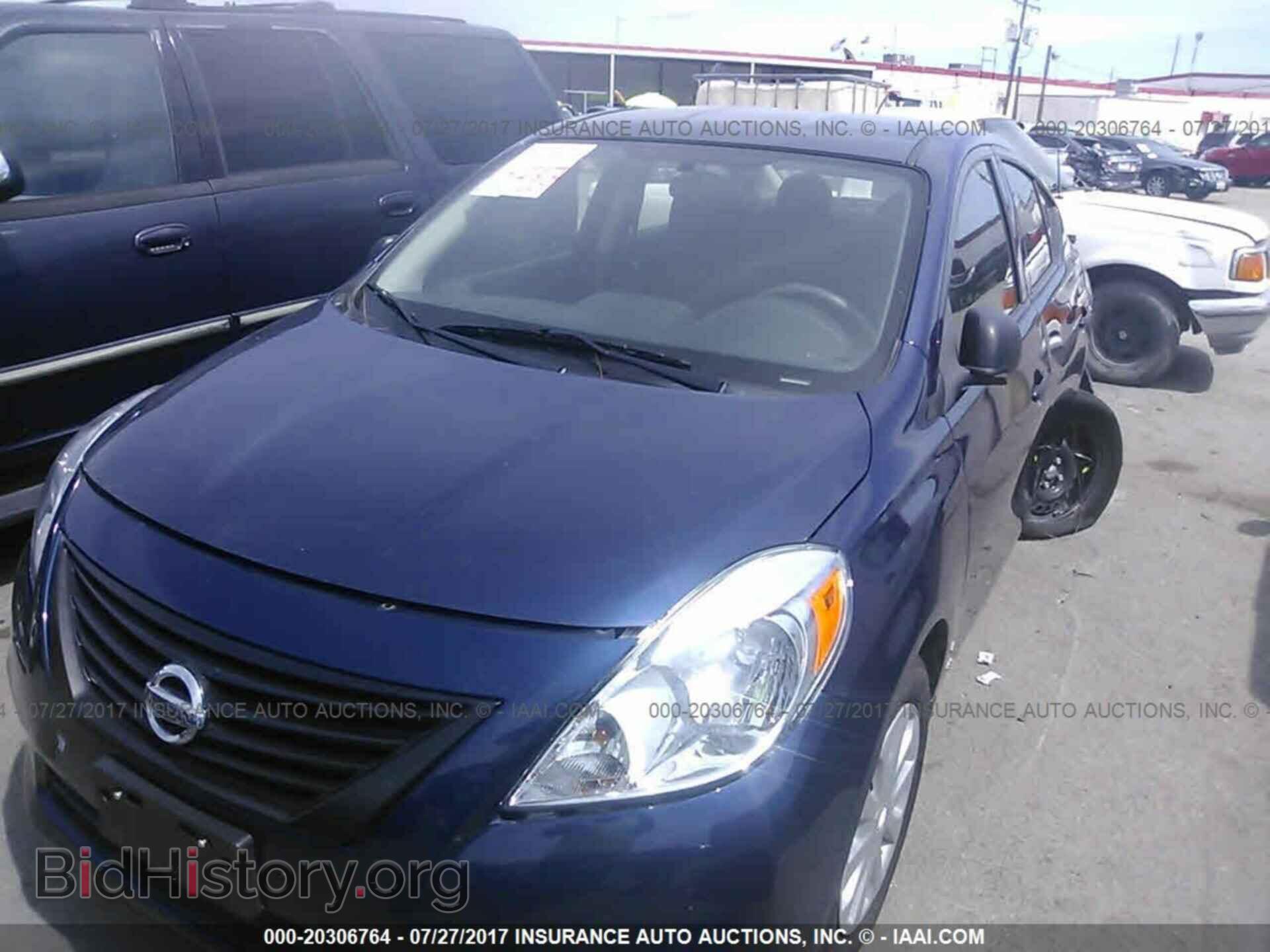 2014 Nissan Versa - VIN: 3N1CN7AP1EL865608 - Фото 2