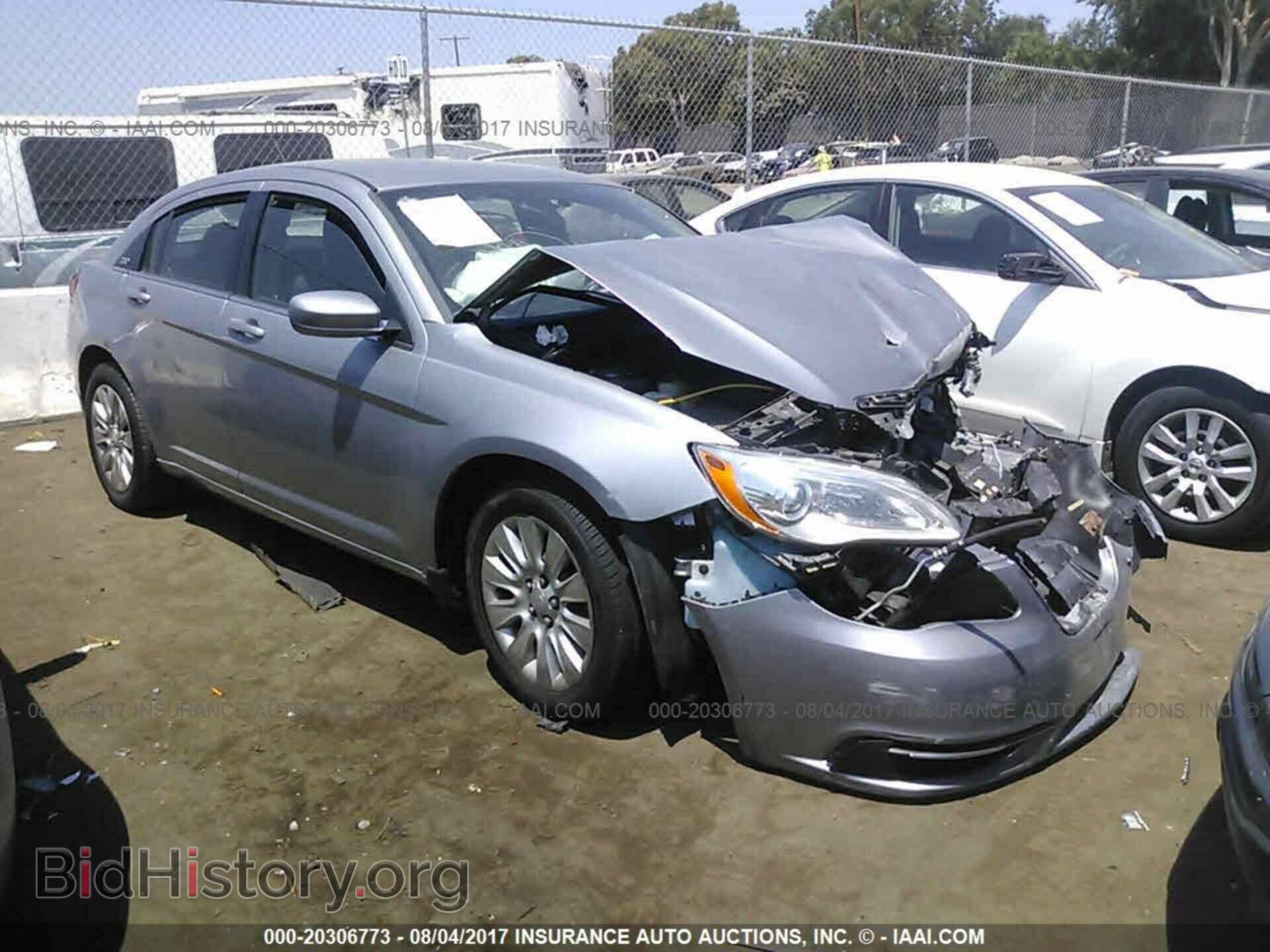 Photo 1C3CCBAB8EN212899 - Chrysler 200 2014