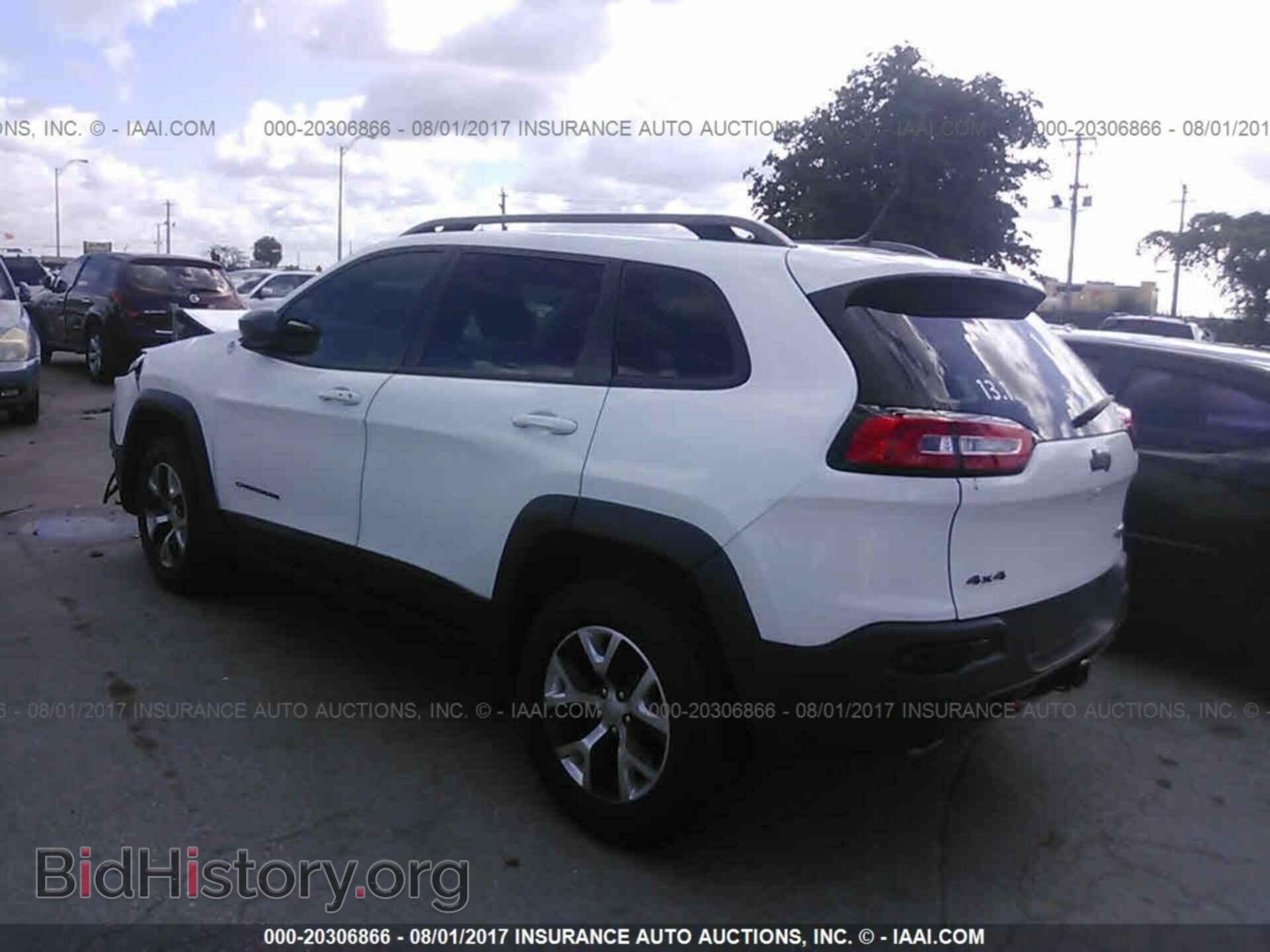 2014 Jeep Cherokee - VIN: 1C4PJMBS8EW211369 - Photo 3