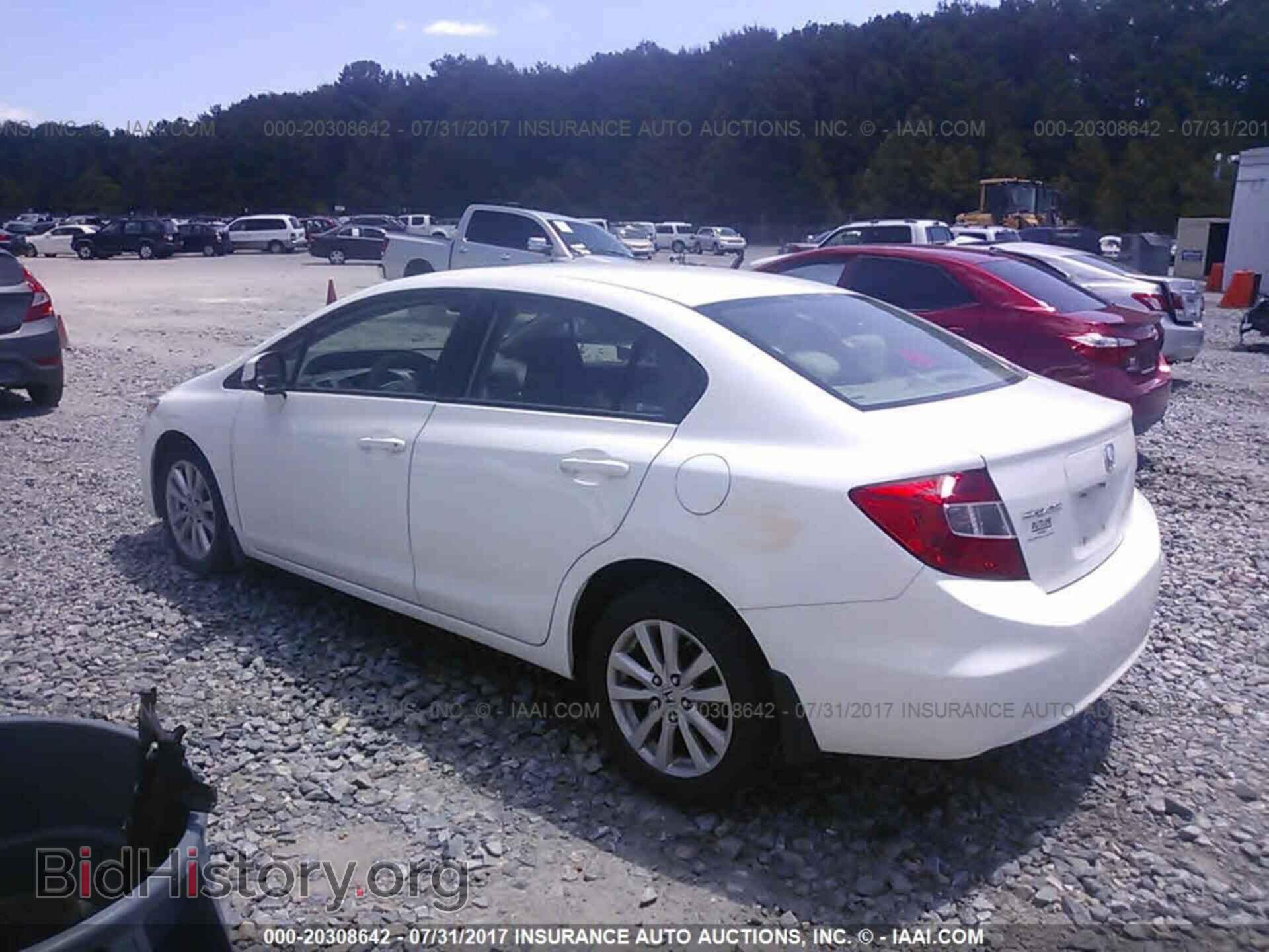 2012 Honda Civic - VIN: 19XFB2F82CE016743 - Photo 3