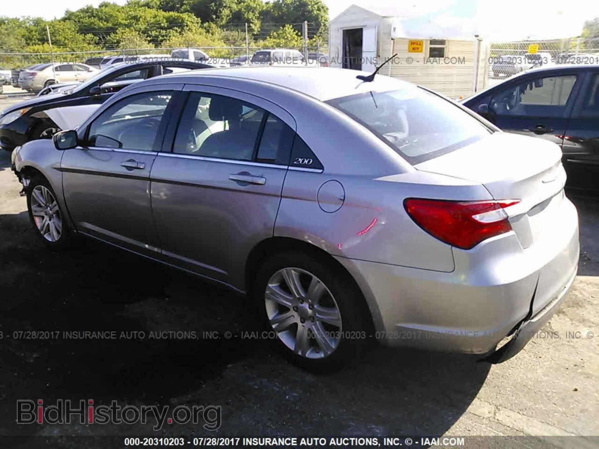 2013 Chrysler 200 - VIN: 1C3CCBAB9DN761137 - Photo 3