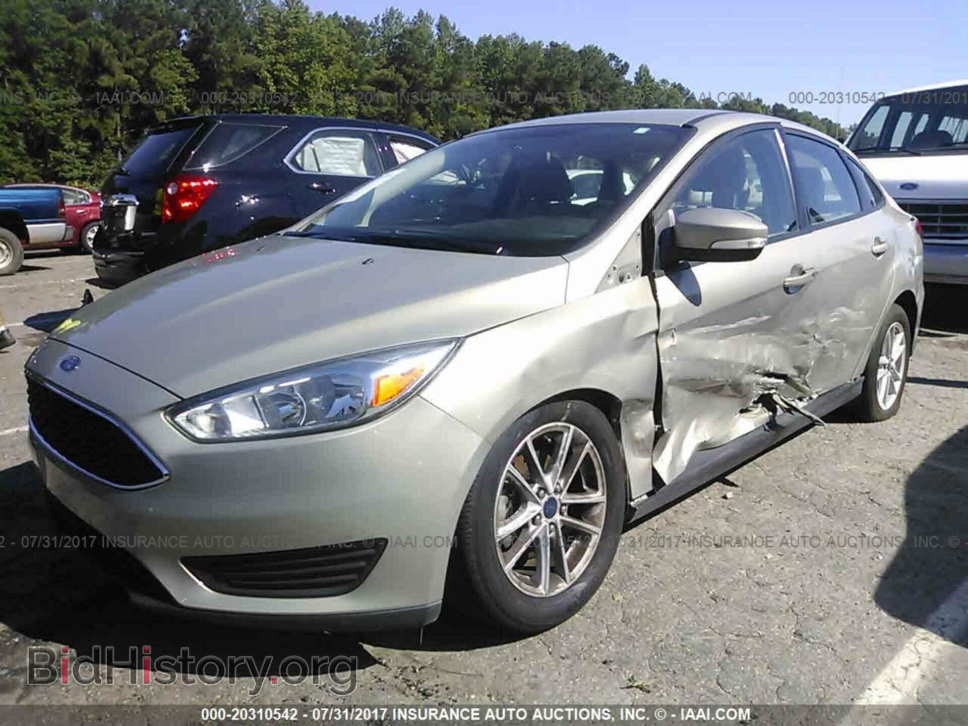 2015 Ford Focus - VIN: 1FADP3F28FL227568 - Photo 2