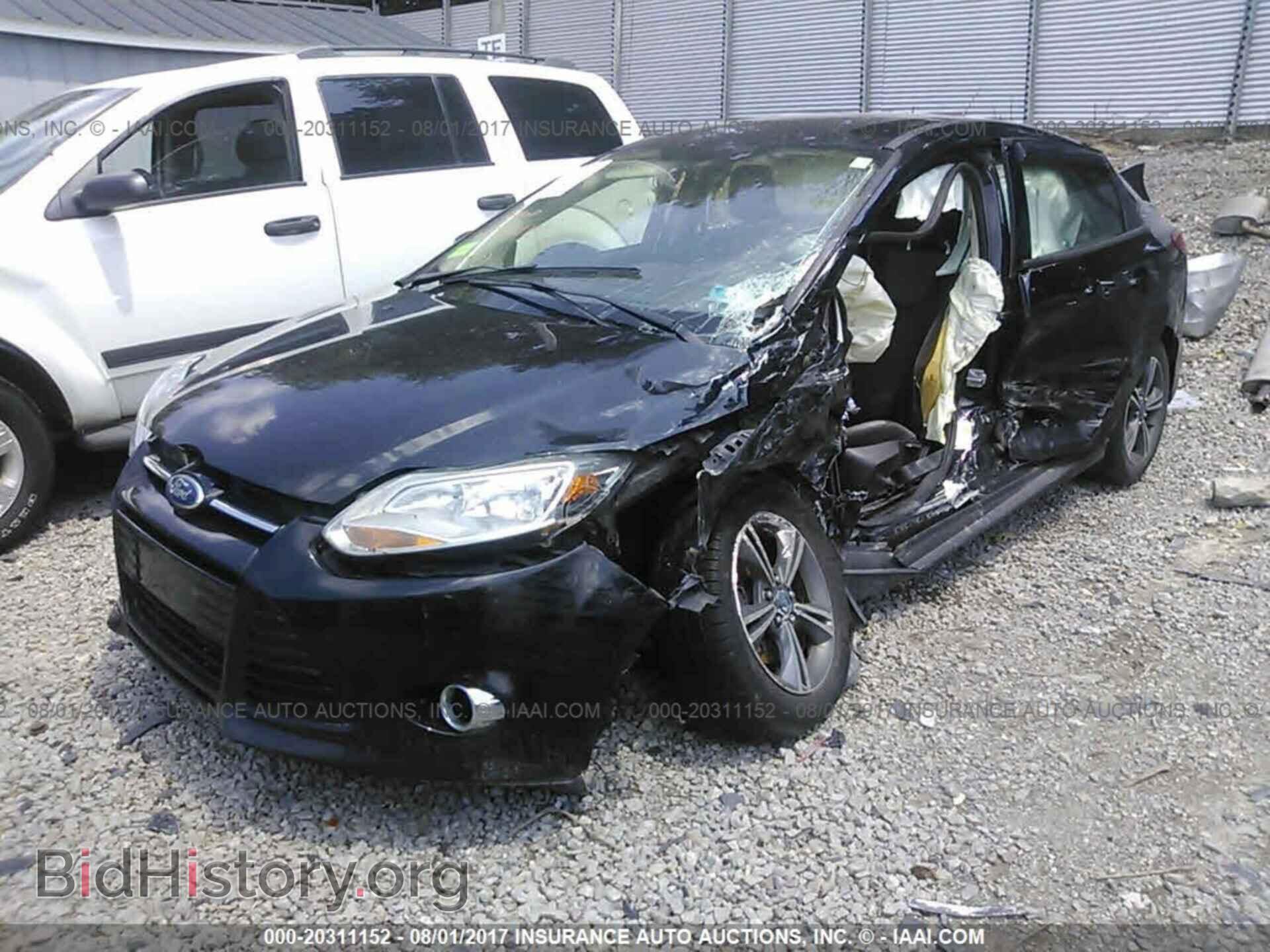 2012 Ford Focus - VIN: 1FAHP3F2XCL255370 - Photo 2