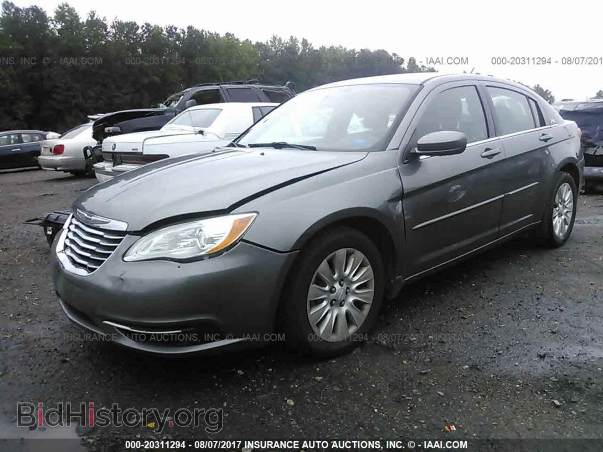 2012 Chrysler 200 - VIN: 1C3CCBAB0CN145633 - Фото 2