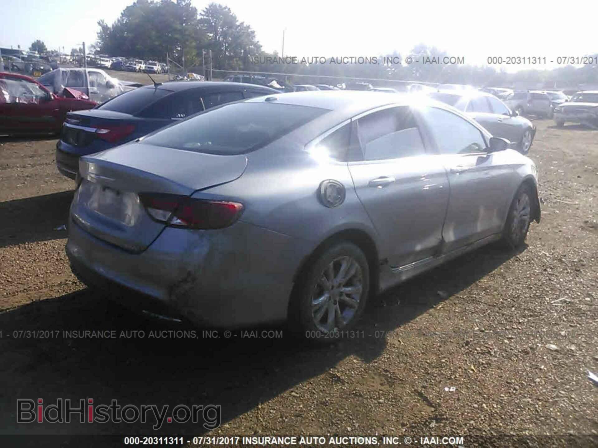 2015 Chrysler 200 - VIN: 1C3CCCAB0FN603472 - Photo 4