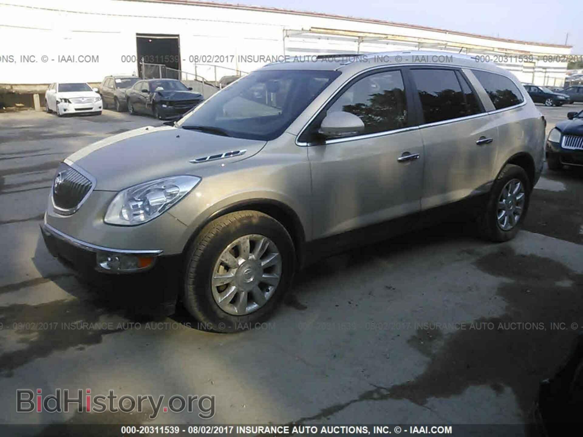 2012 Buick Enclave - VIN: 5GAKVCED1CJ334447 - Фото 2