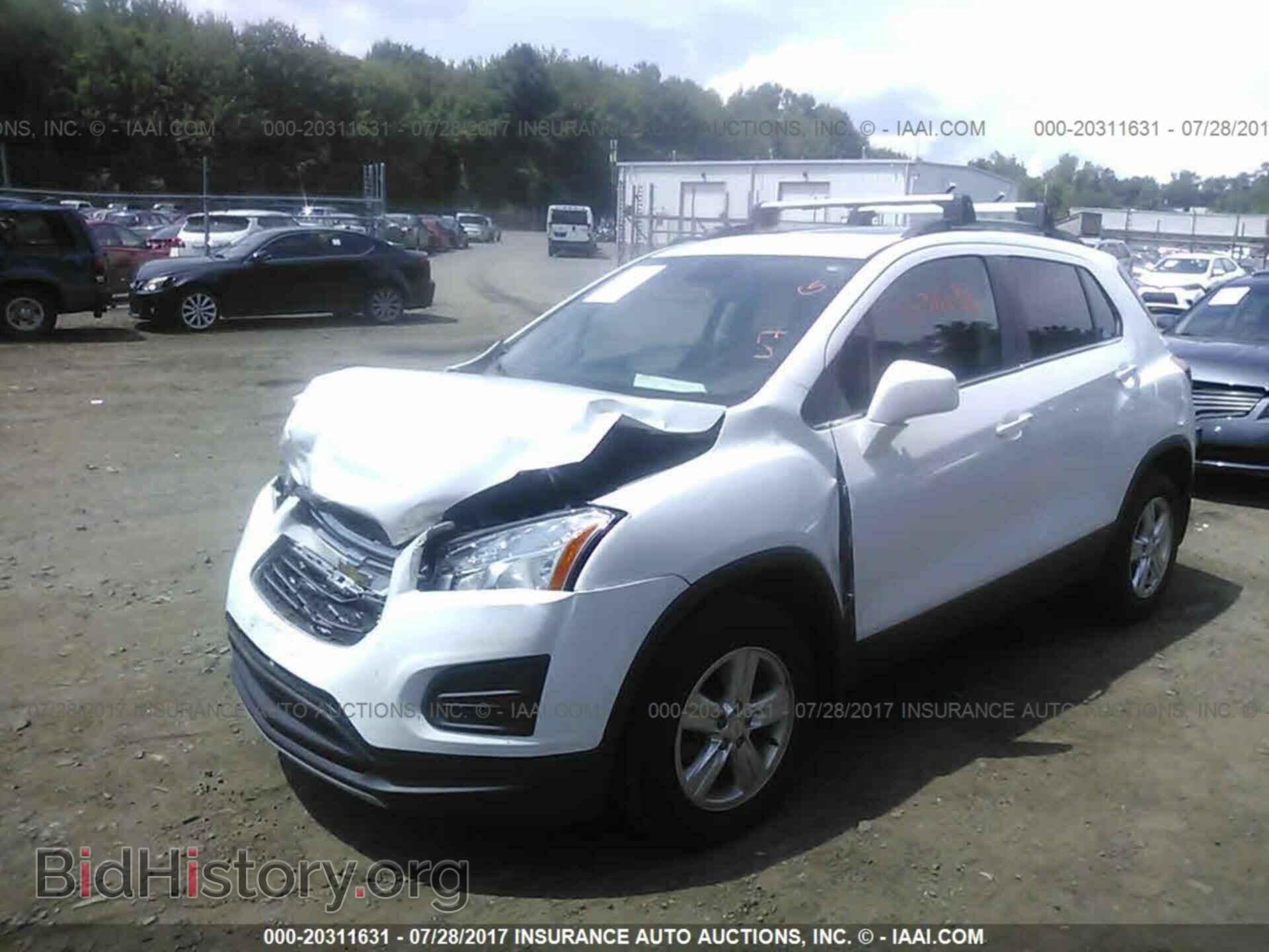 2015 Chevrolet Trax - VIN: 3GNCJRSB0FL229505 - Фото 2