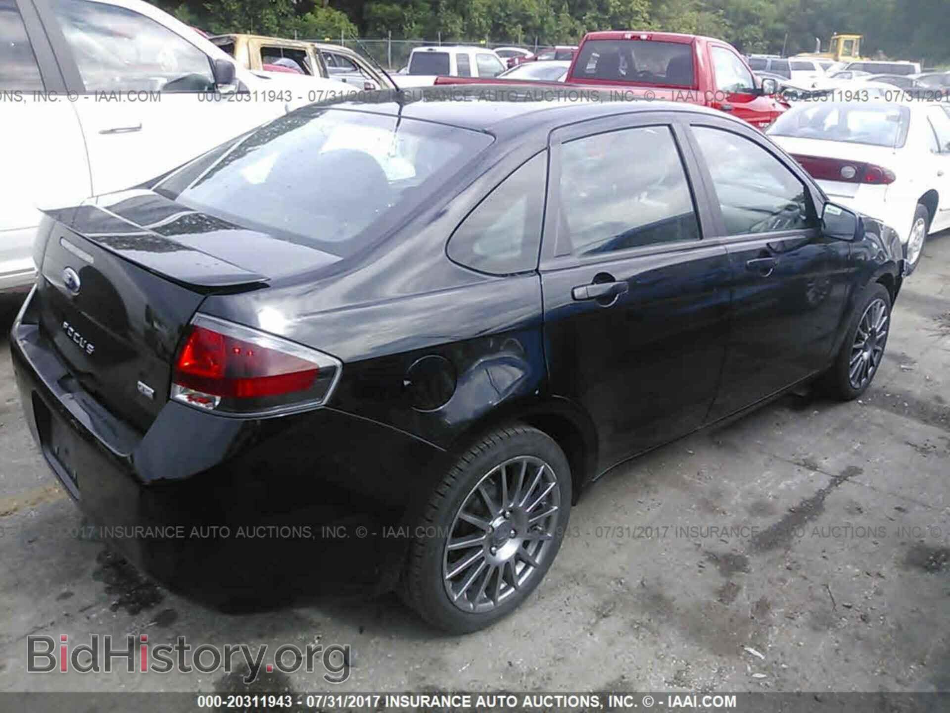 2011 Ford Focus - VIN: 1FAHP3GN1BW117366 - Фото 4