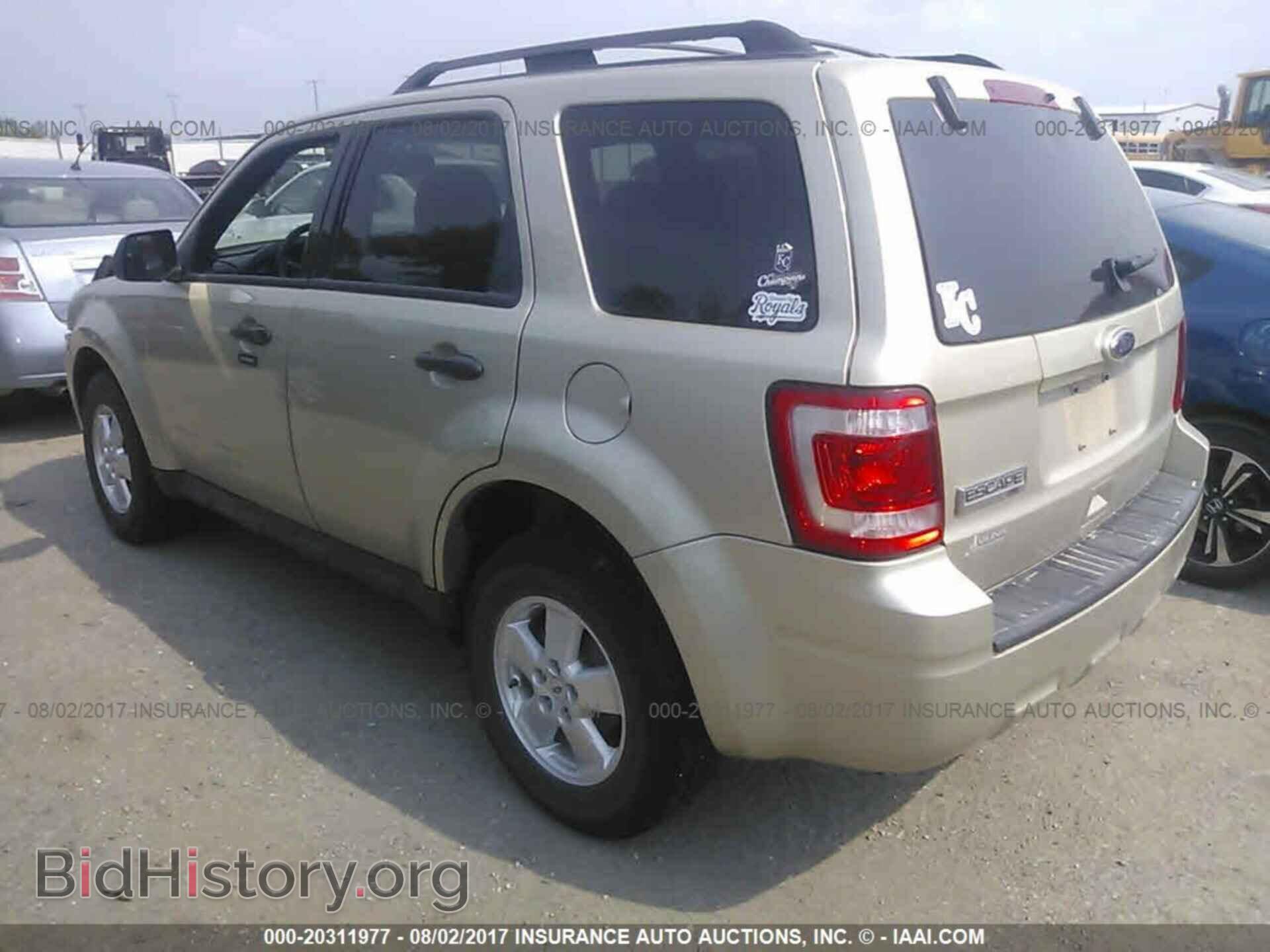 2011 Ford Escape - VIN: 1FMCU9D78BKA07777 - Photo 3