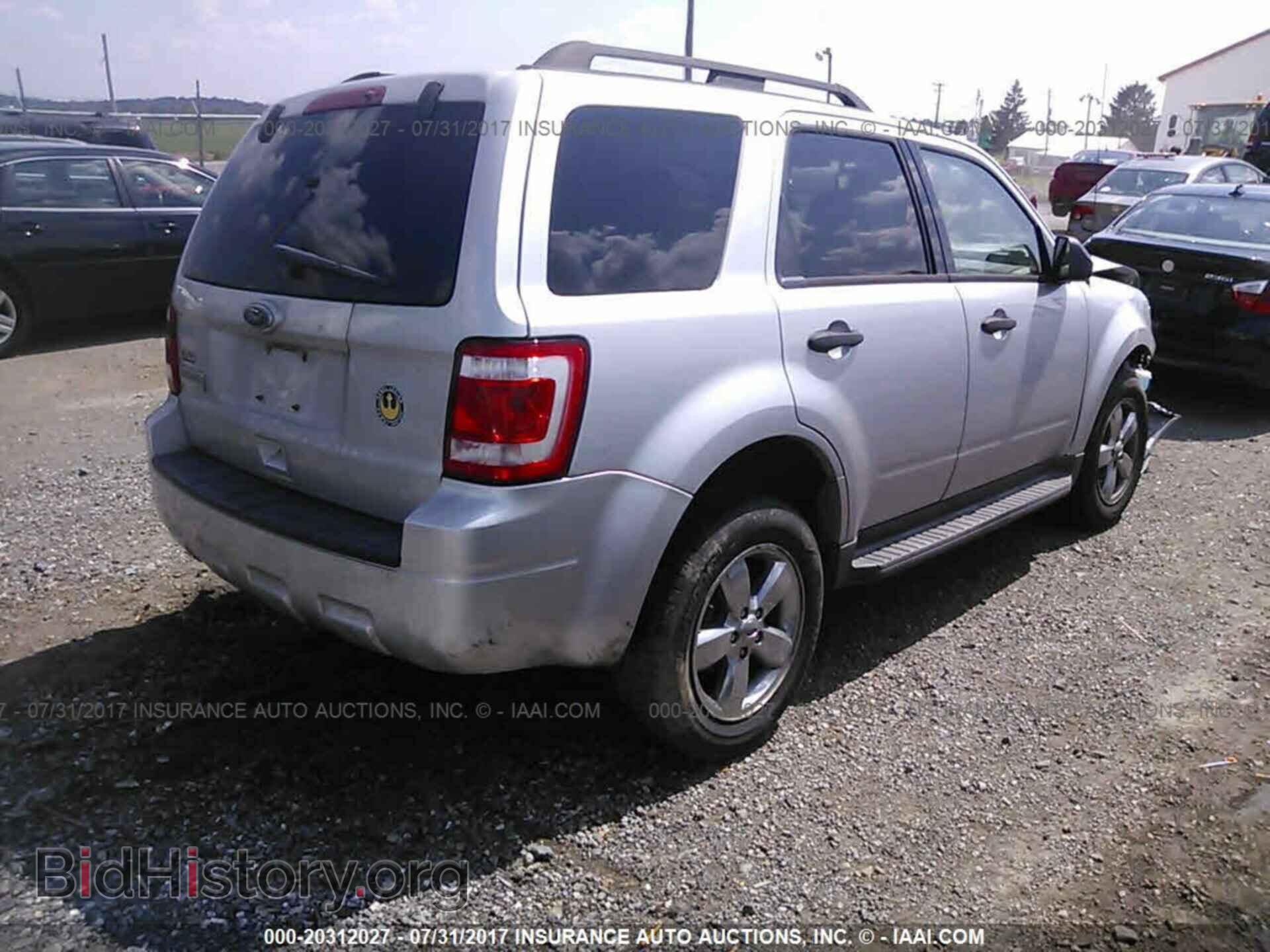 2011 Ford Escape - VIN: 1FMCU9D79BKA52484 - Photo 4