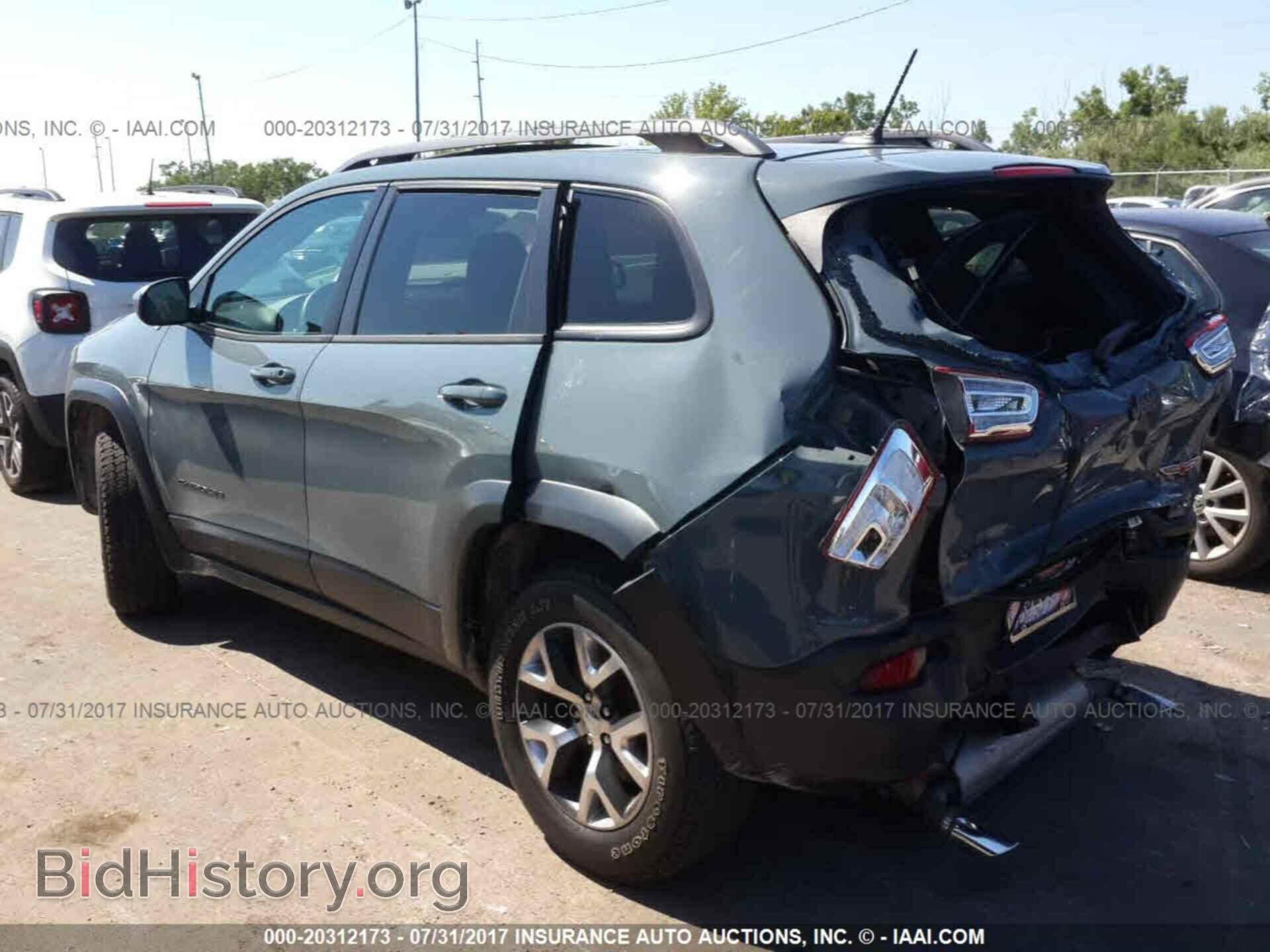 2014 Jeep Cherokee - VIN: 1C4PJMBS2EW187070 - Photo 3