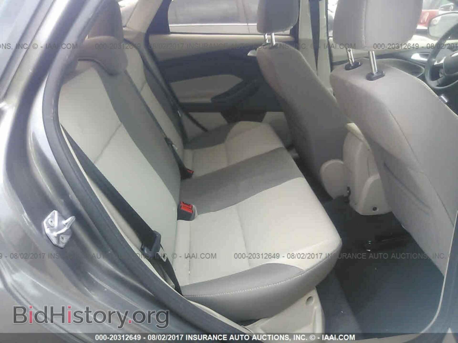 2014 Ford Focus - VIN: 1FADP3F21EL237907 - Photo 8