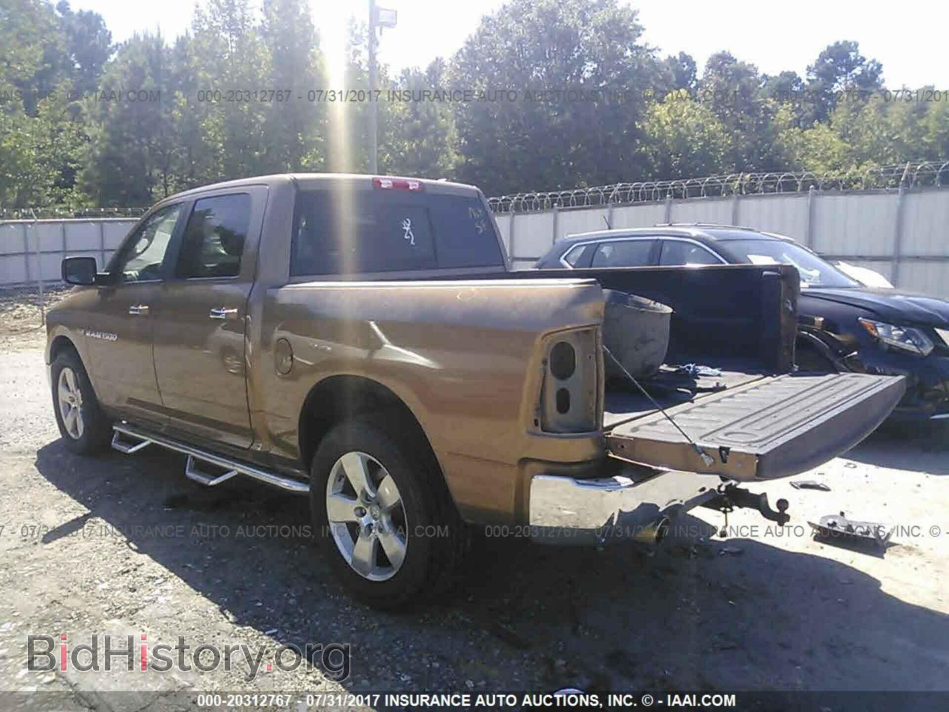 2012 Dodge Ram 1500 - VIN: 1C6RD7LT3CS309908 - Фото 3