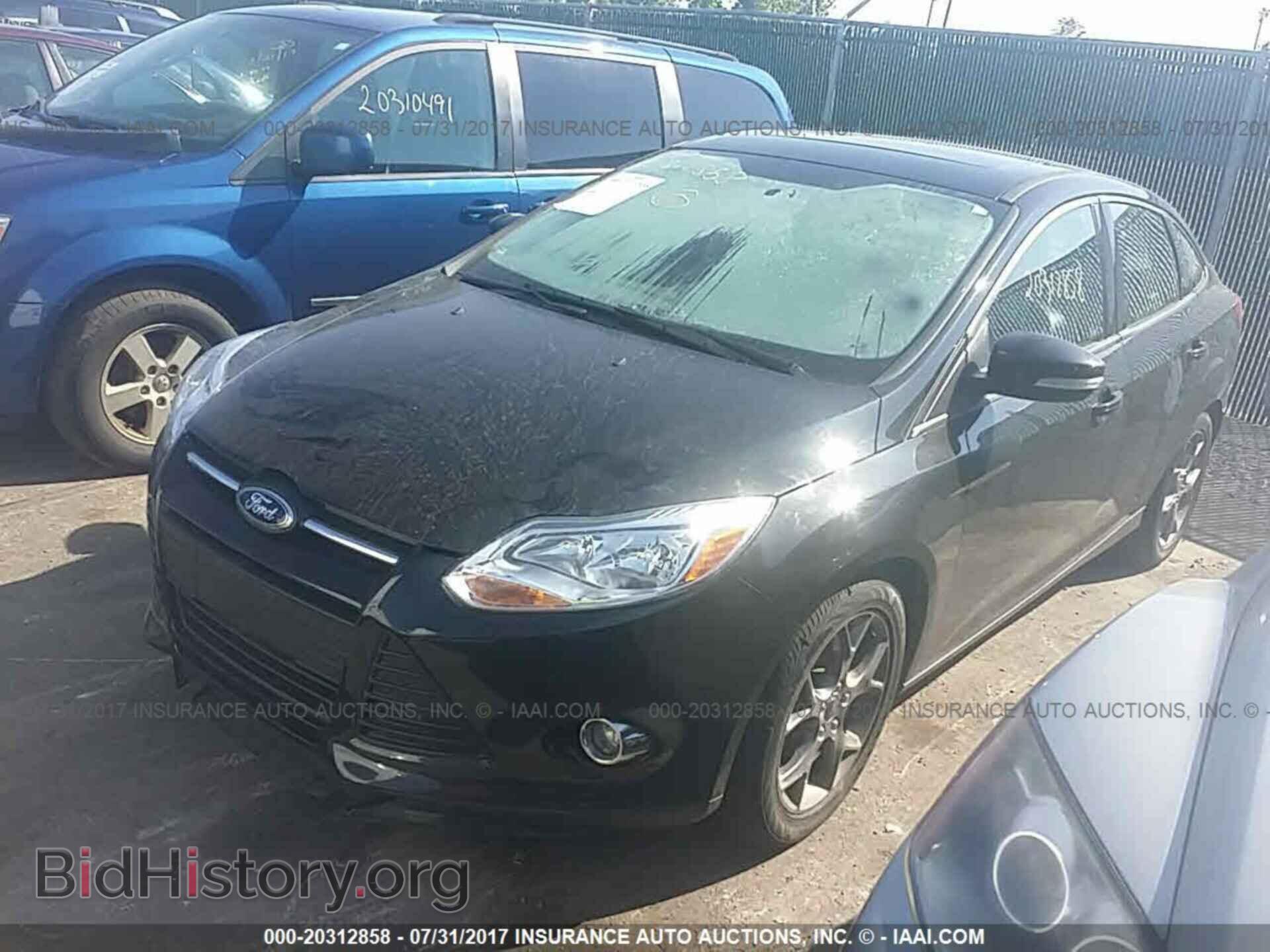 2013 Ford Focus - VIN: 1FADP3F27DL194995 - Photo 2