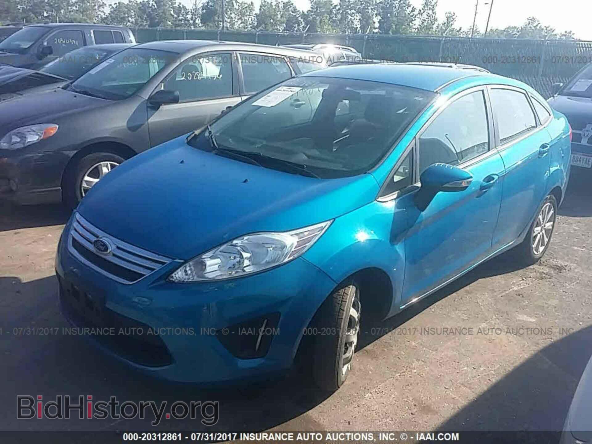 2013 Ford Fiesta - VIN: 3FADP4BJ1DM207340 - Фото 2