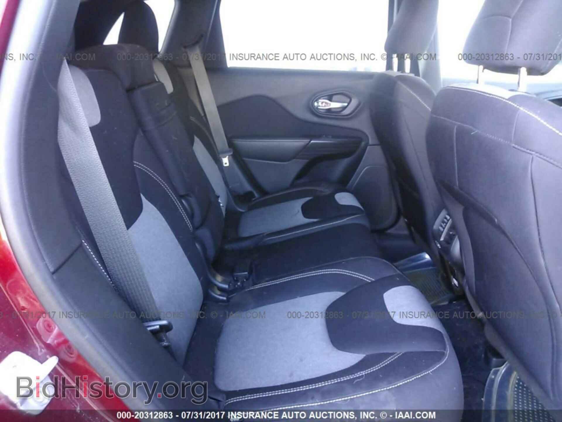2014 Jeep Cherokee - VIN: 1C4PJMCS4EW124504 - Photo 8