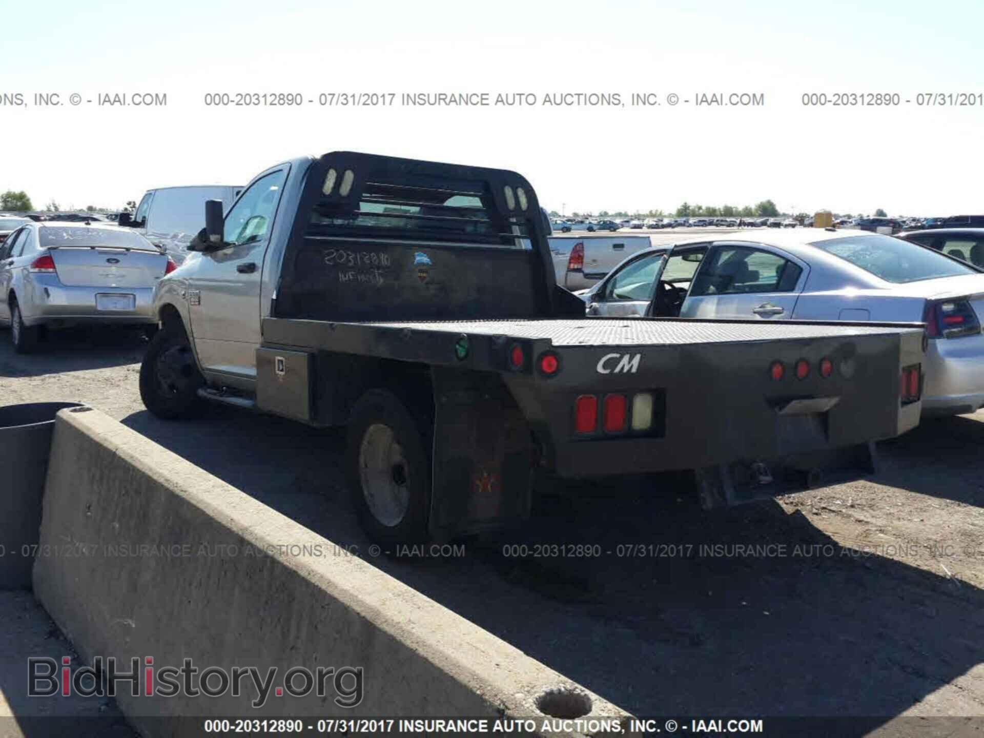 2011 Dodge Ram 3500 - VIN: 3D6WF4EL7BG502077 - Фото 3