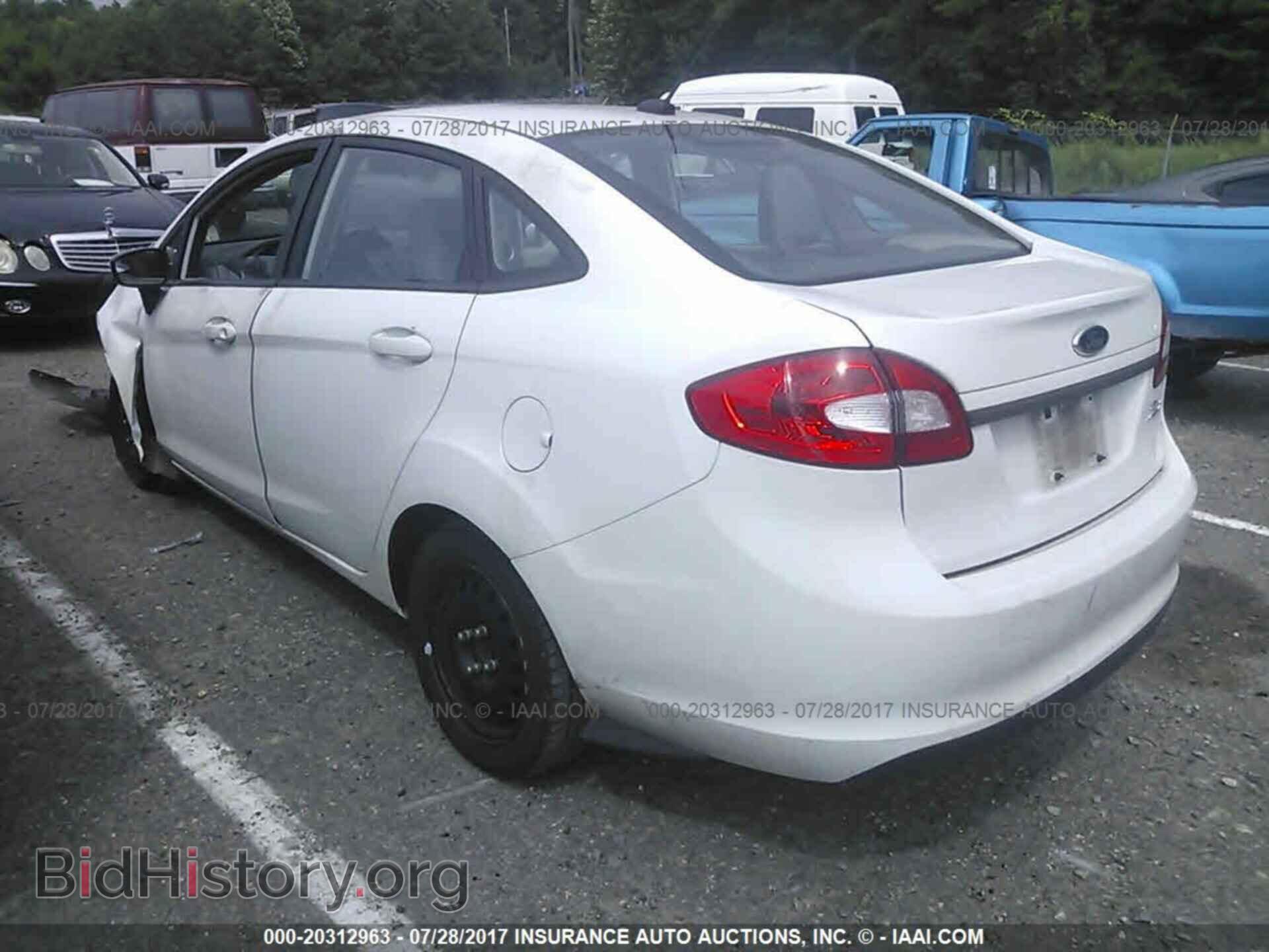 2013 Ford Fiesta - VIN: 3FADP4AJ2DM199377 - Фото 3