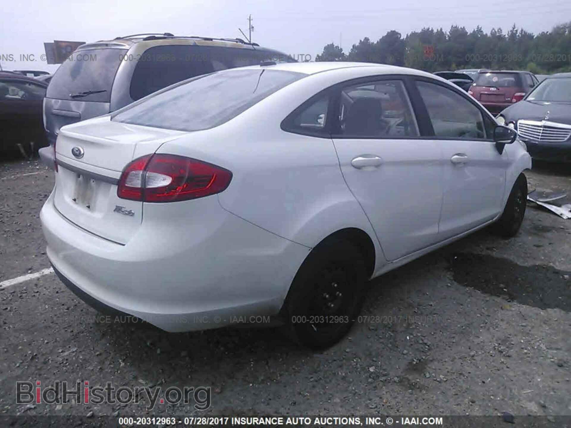 2013 Ford Fiesta - VIN: 3FADP4AJ2DM199377 - Фото 4