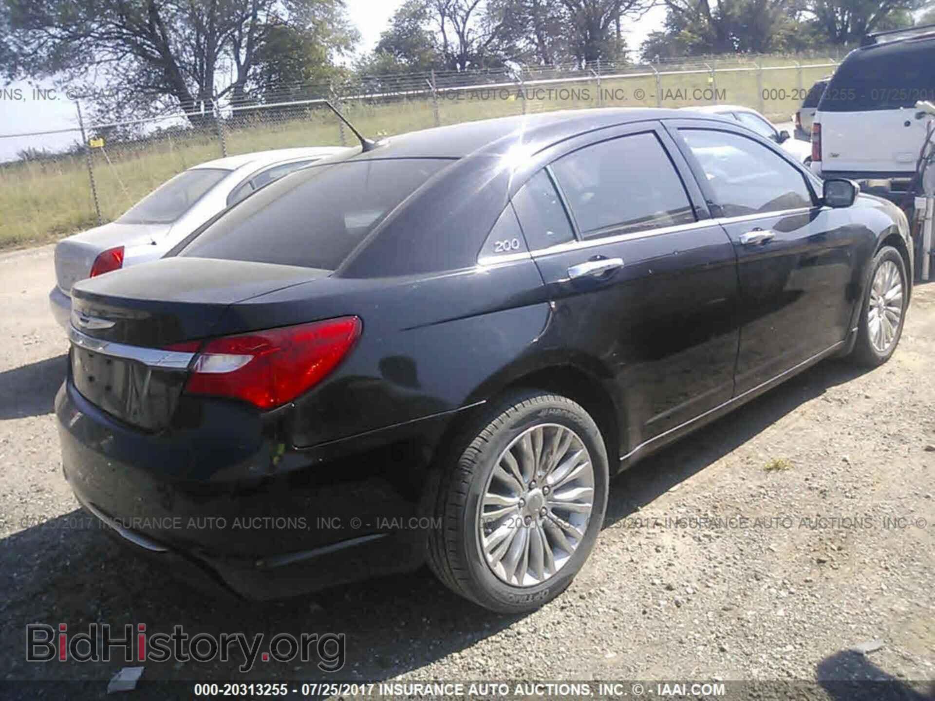 2011 Chrysler 200 - VIN: 1C3BC2FB8BN568513 - Photo 4