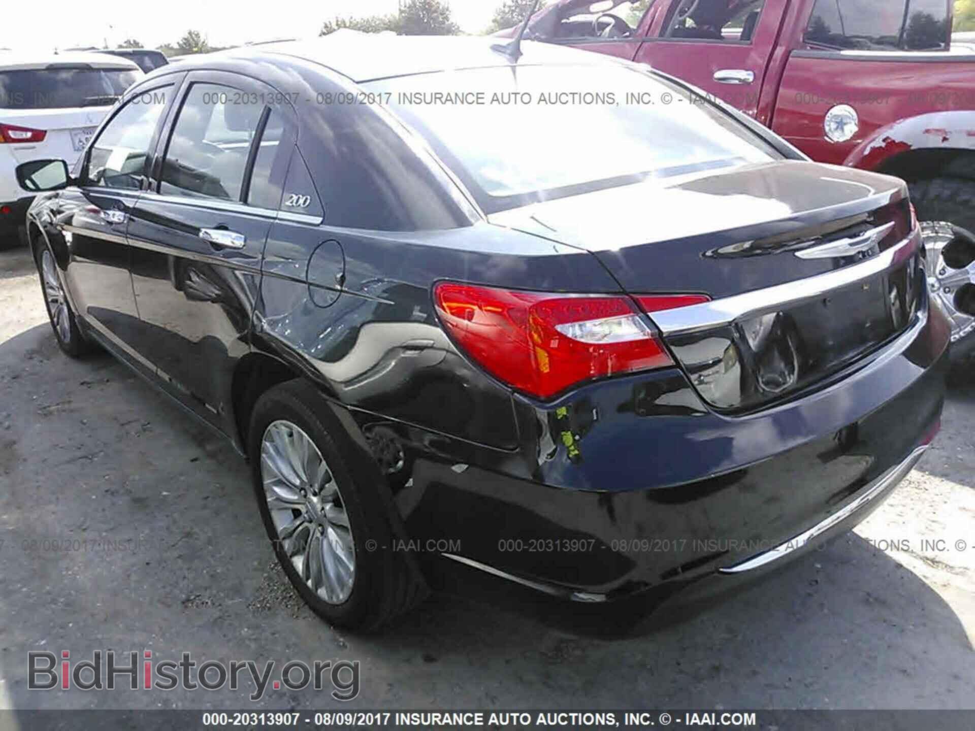 2011 Chrysler 200 - VIN: 1C3BC2FB7BN613697 - Photo 3
