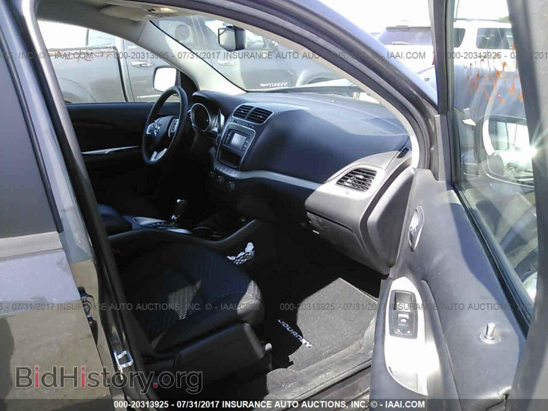 2016 Dodge Journey - VIN: 3C4PDDBG0GT121824 - Photo 5