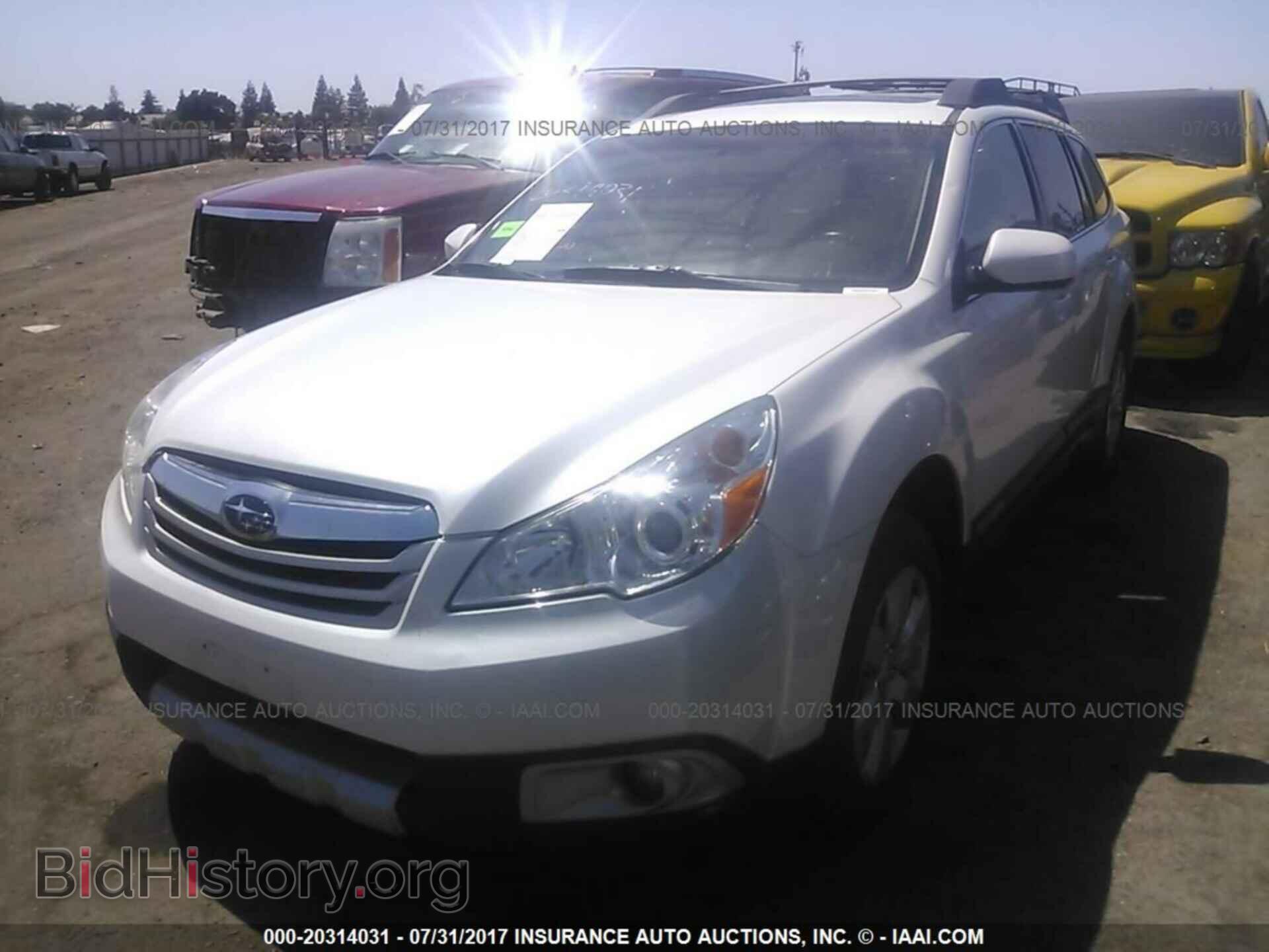 2011 Subaru Outback - VIN: 4S4BRBKC7B3394076 - Фото 2