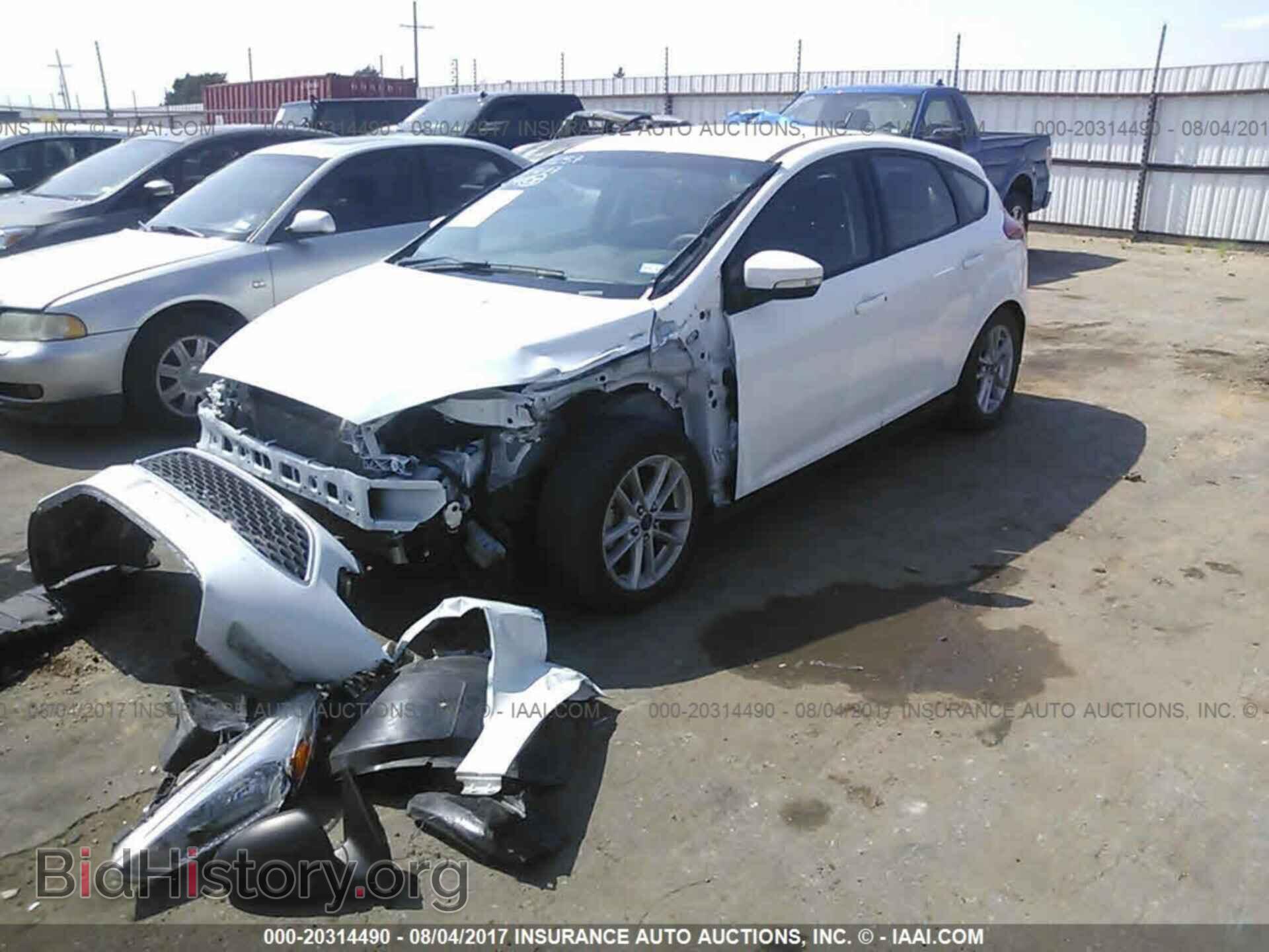 2016 Ford Focus - VIN: 1FADP3K20GL234845 - Photo 2