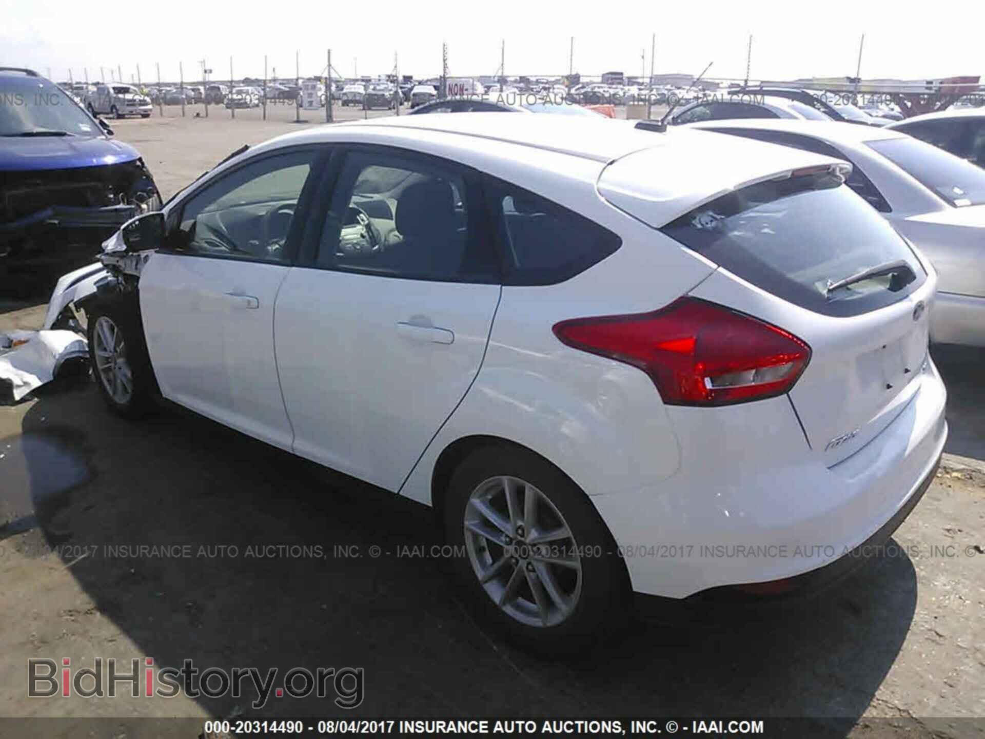 2016 Ford Focus - VIN: 1FADP3K20GL234845 - Photo 3