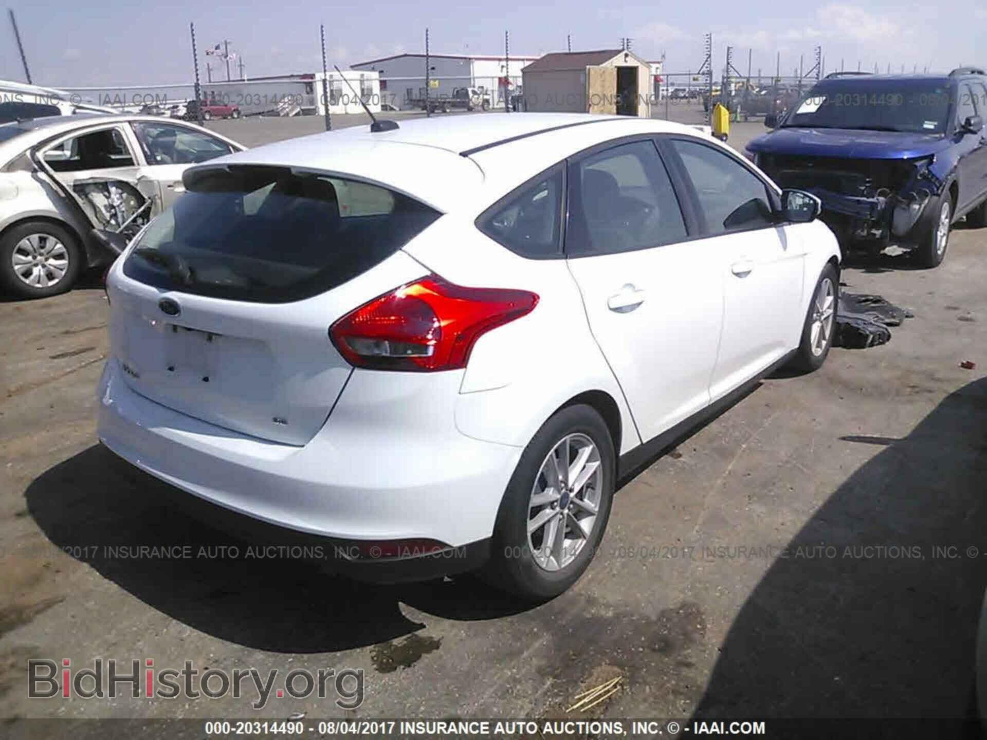 2016 Ford Focus - VIN: 1FADP3K20GL234845 - Photo 4