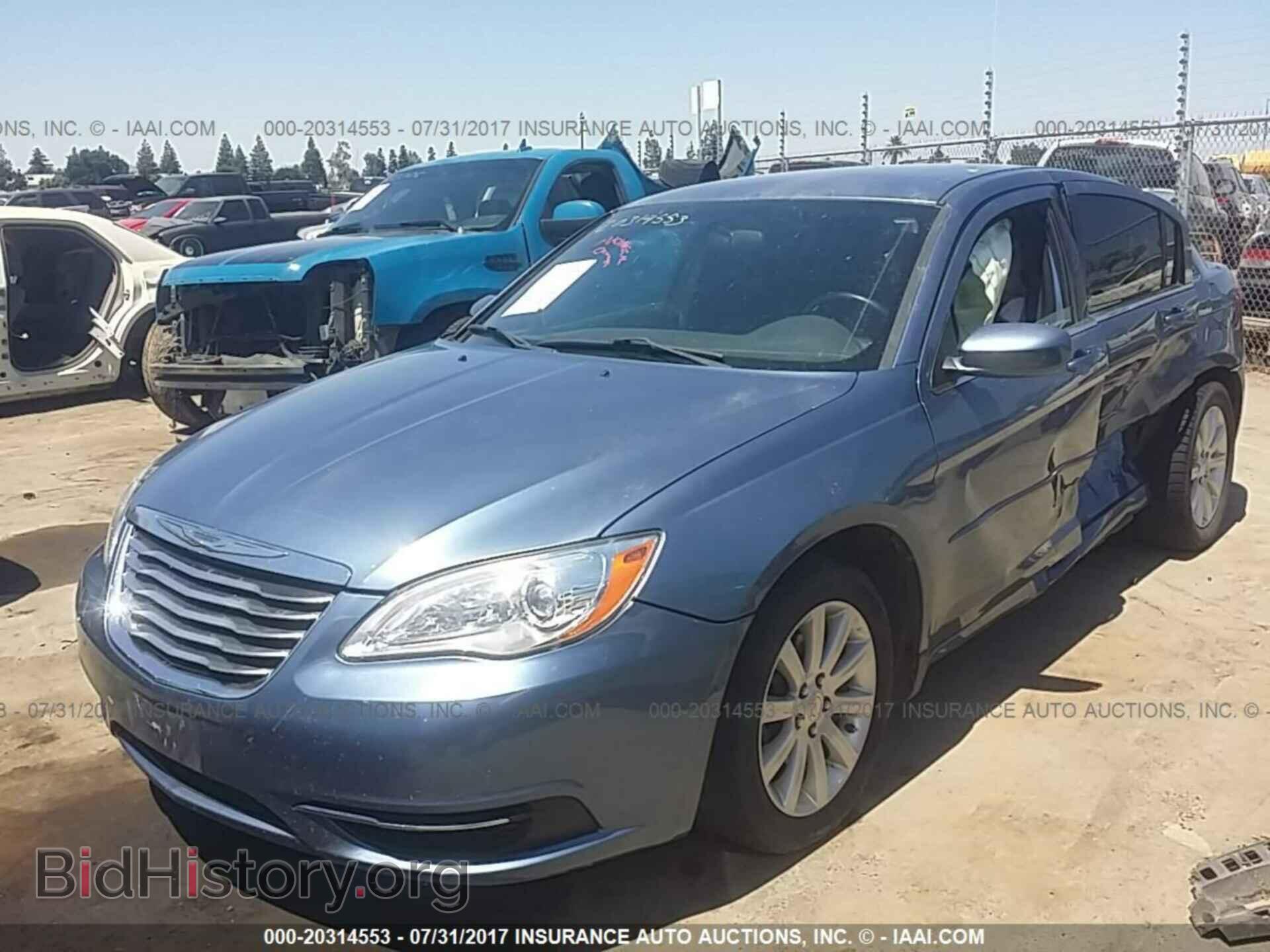 2011 Chrysler 200 - VIN: 1C3BC1FG4BN568059 - Фото 2