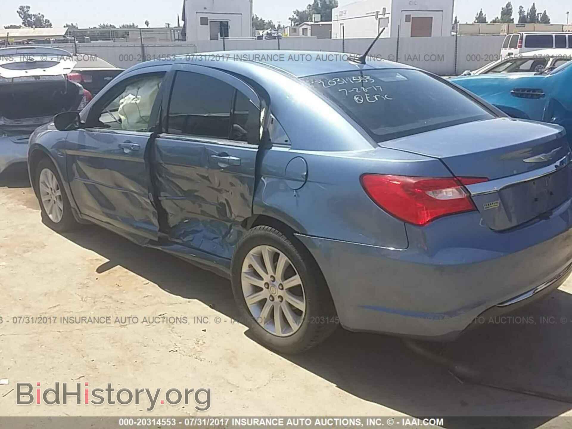 2011 Chrysler 200 - VIN: 1C3BC1FG4BN568059 - Фото 3