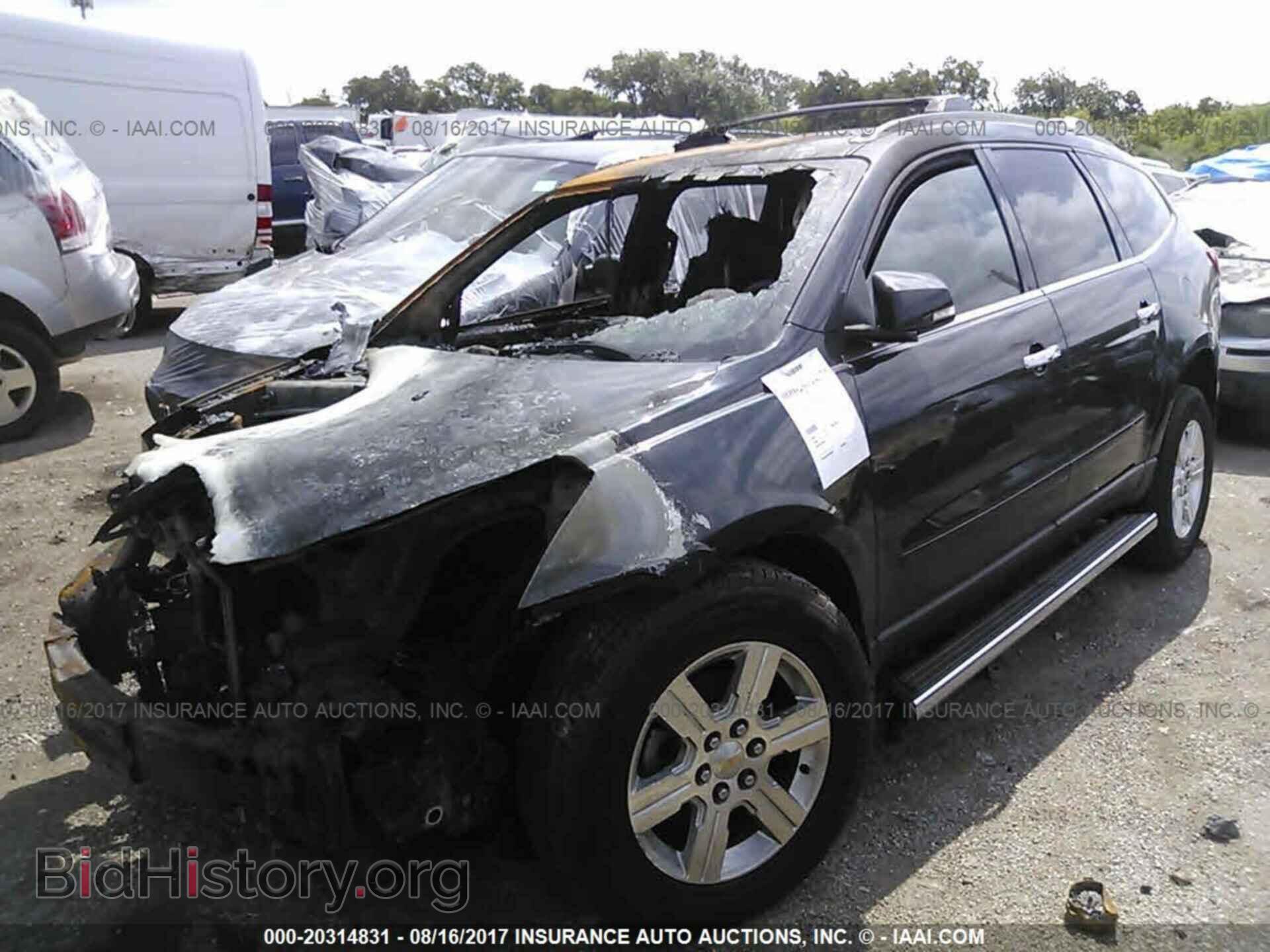 2011 Chevrolet Traverse - VIN: 1GNKRJED6BJ376013 - Фото 2