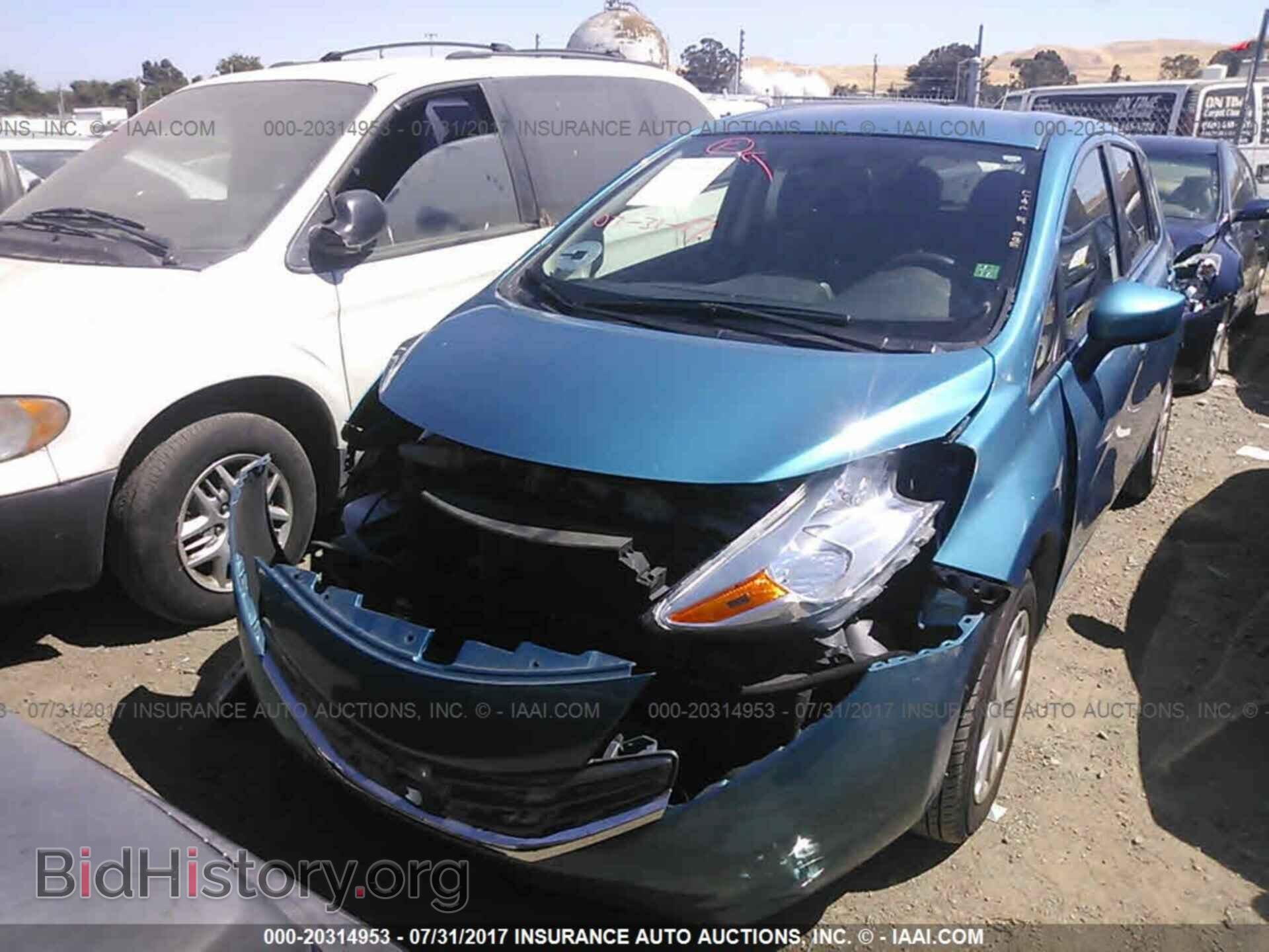 2015 Nissan Versa note - VIN: 3N1CE2CP0FL368938 - Фото 2