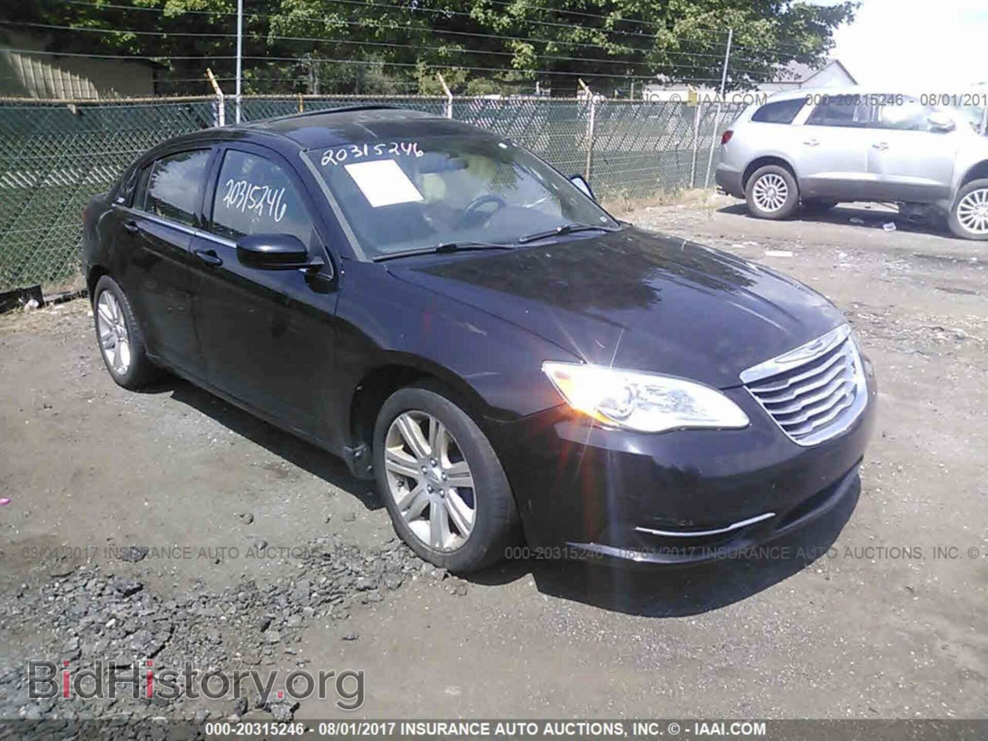 Photo 1C3BC1FB2BN608031 - Chrysler 200 2011