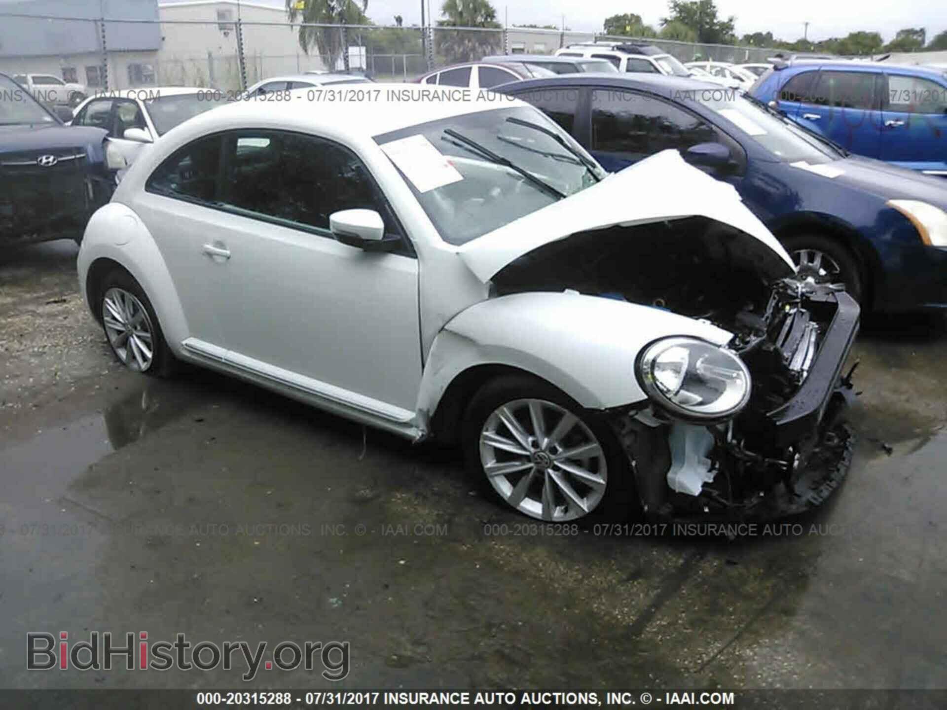 Photo 3VWJ17AT3HM612363 - Volkswagen Beetle 2017