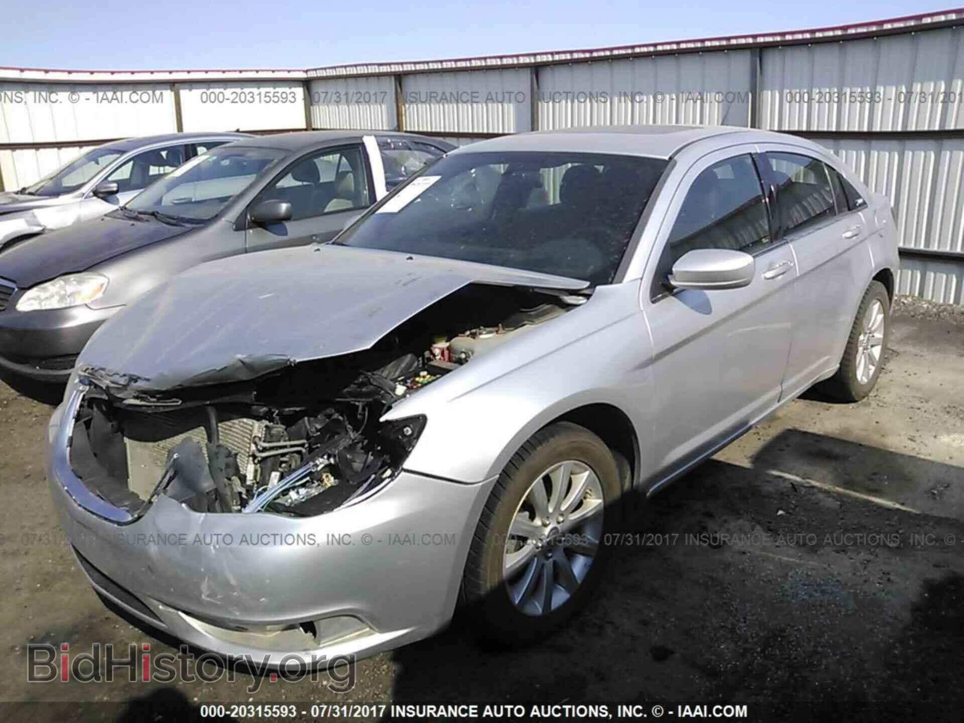 2011 Chrysler 200 - VIN: 1C3BC1FB4BN502728 - Photo 2