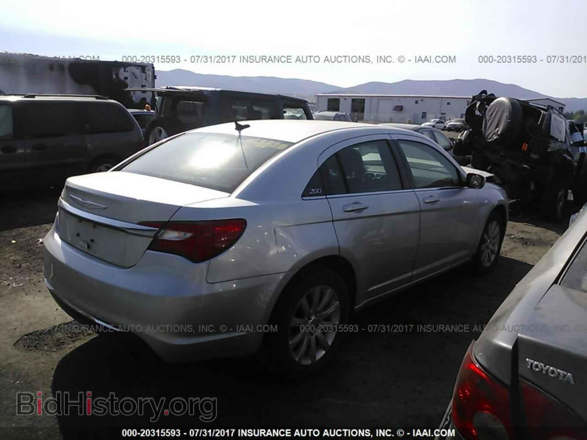 2011 Chrysler 200 - VIN: 1C3BC1FB4BN502728 - Photo 4