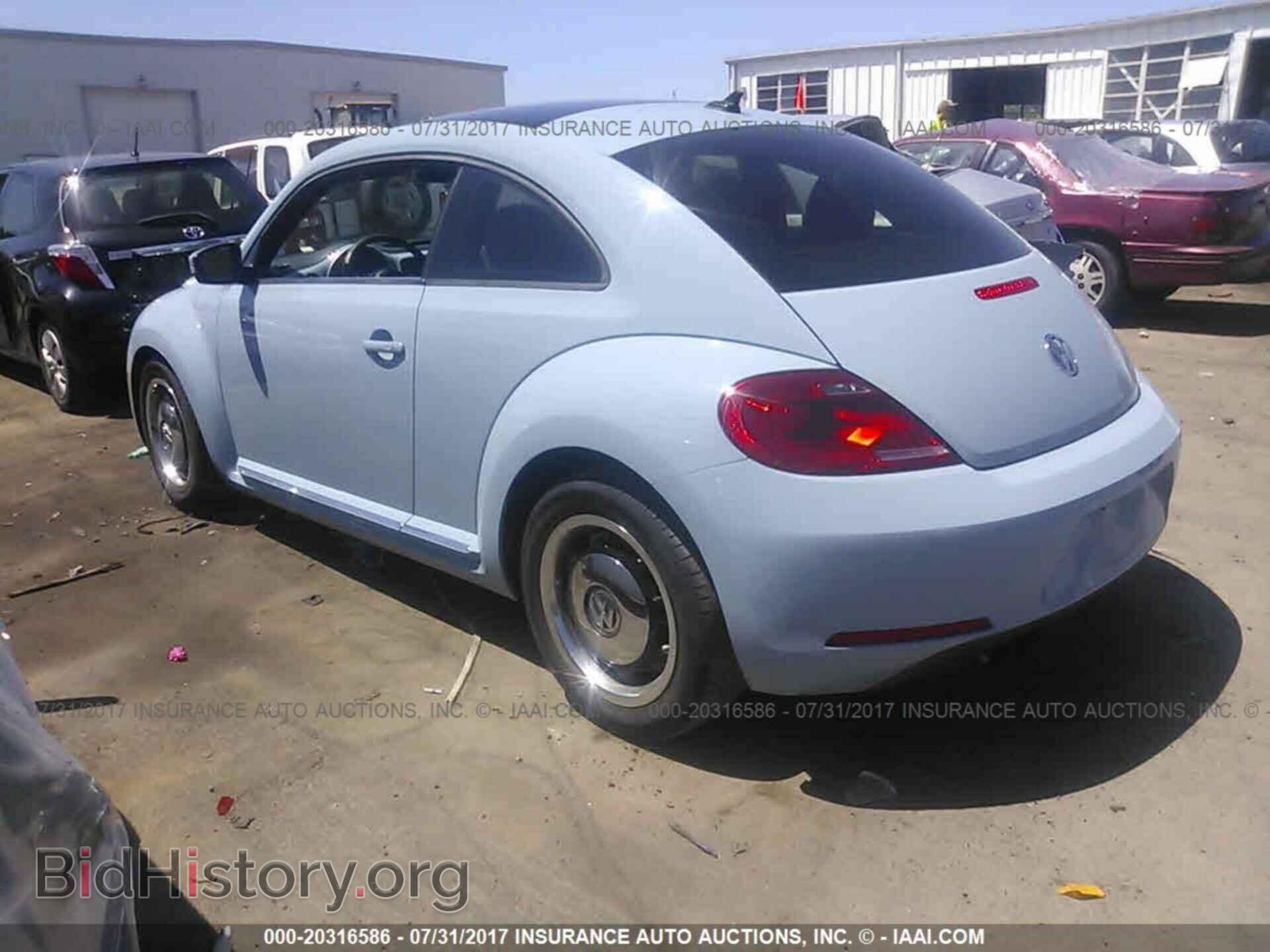2012 Volkswagen Beetle - VIN: 3VWJP7AT3CM663532 - Фото 3