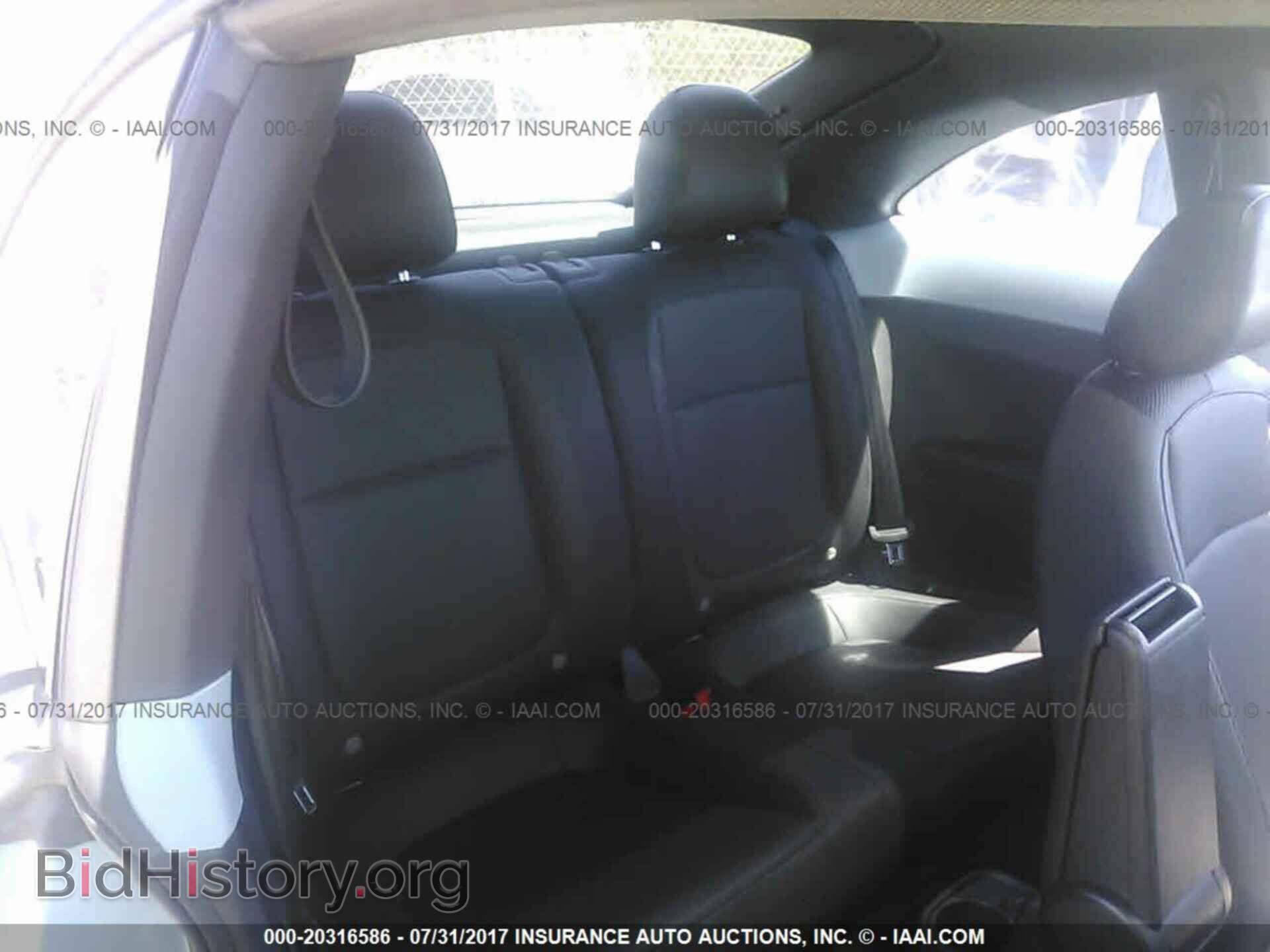 2012 Volkswagen Beetle - VIN: 3VWJP7AT3CM663532 - Фото 8