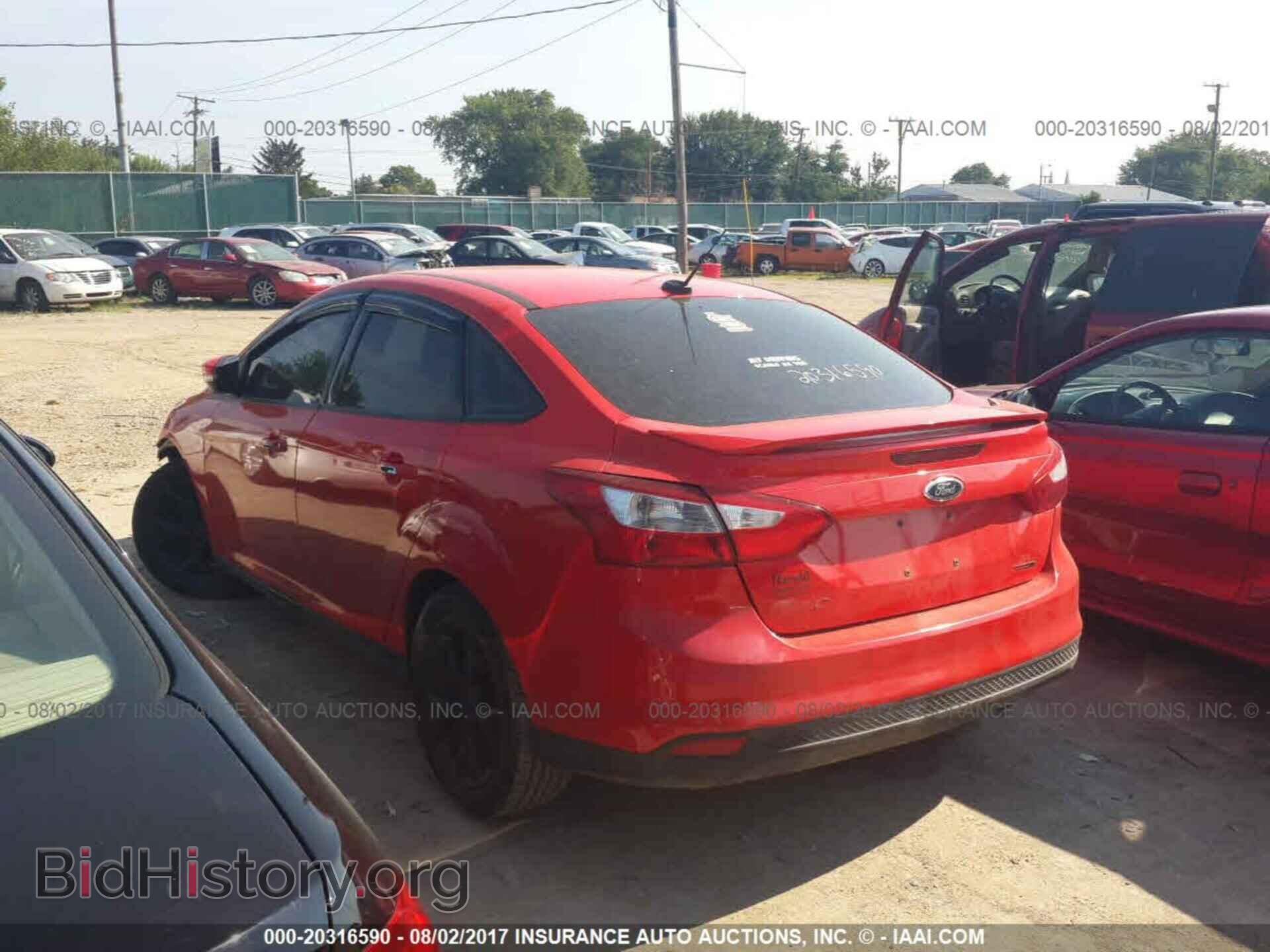 2014 Ford Focus - VIN: 1FADP3F21EL214109 - Фото 3