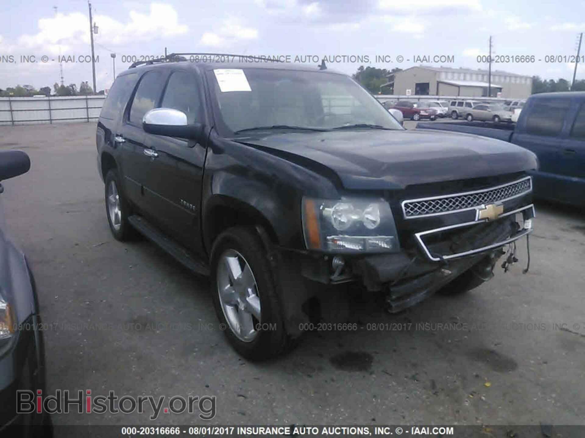 Photo 1GNSCBE00BR114431 - Chevrolet Tahoe 2011