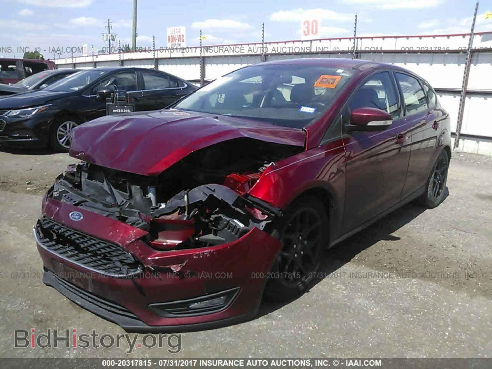 2016 Ford Focus - VIN: 1FADP3K22GL233809 - Photo 2