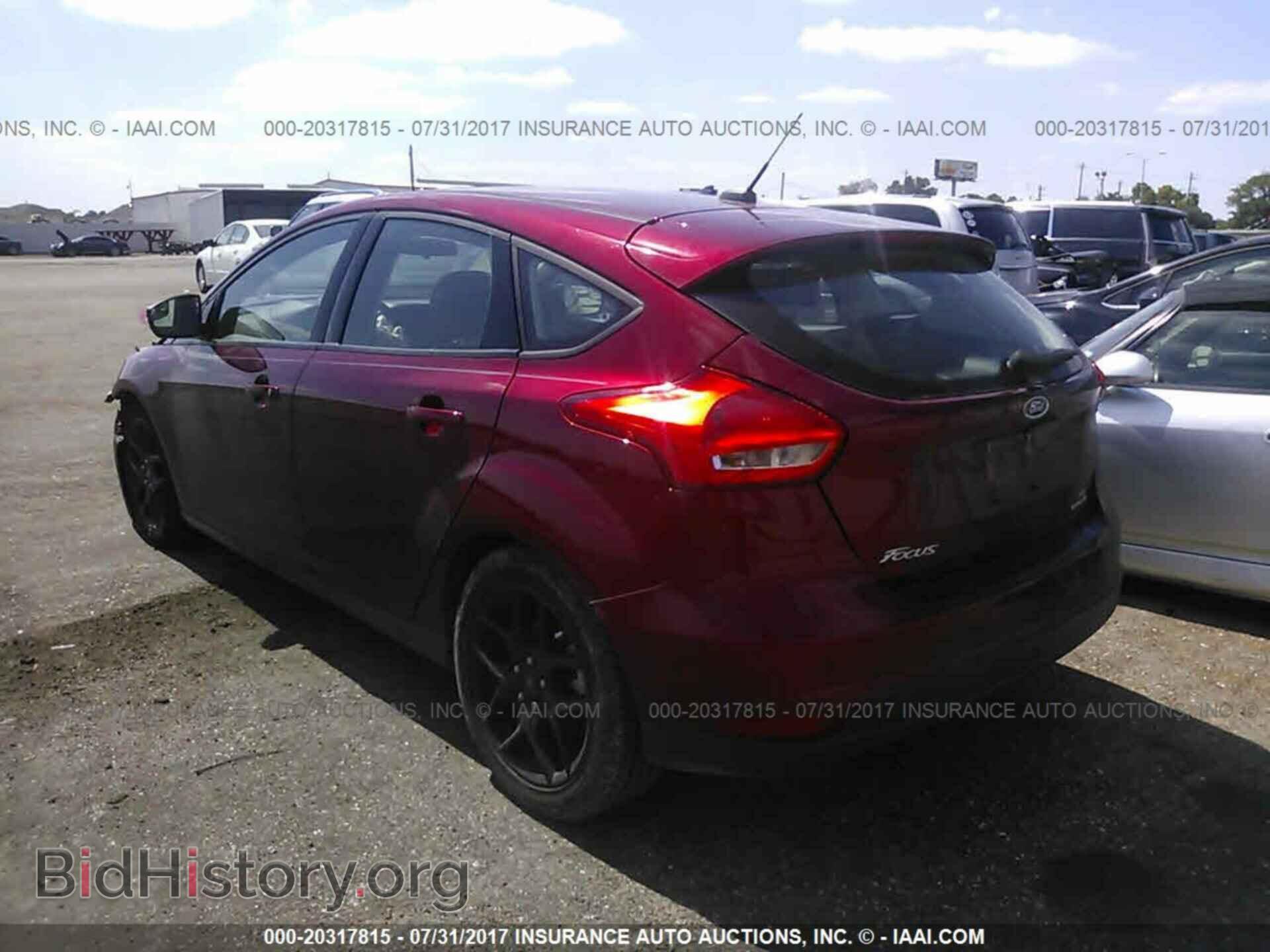 2016 Ford Focus - VIN: 1FADP3K22GL233809 - Photo 3