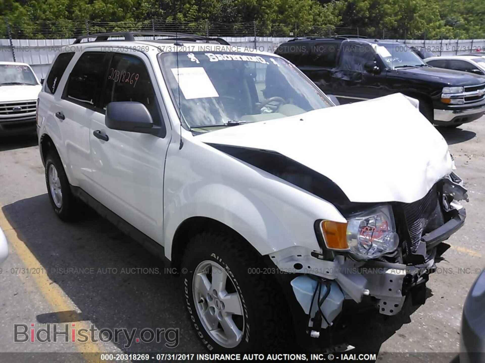 Photo 1FMCU9D74BKB36793 - Ford Escape 2011