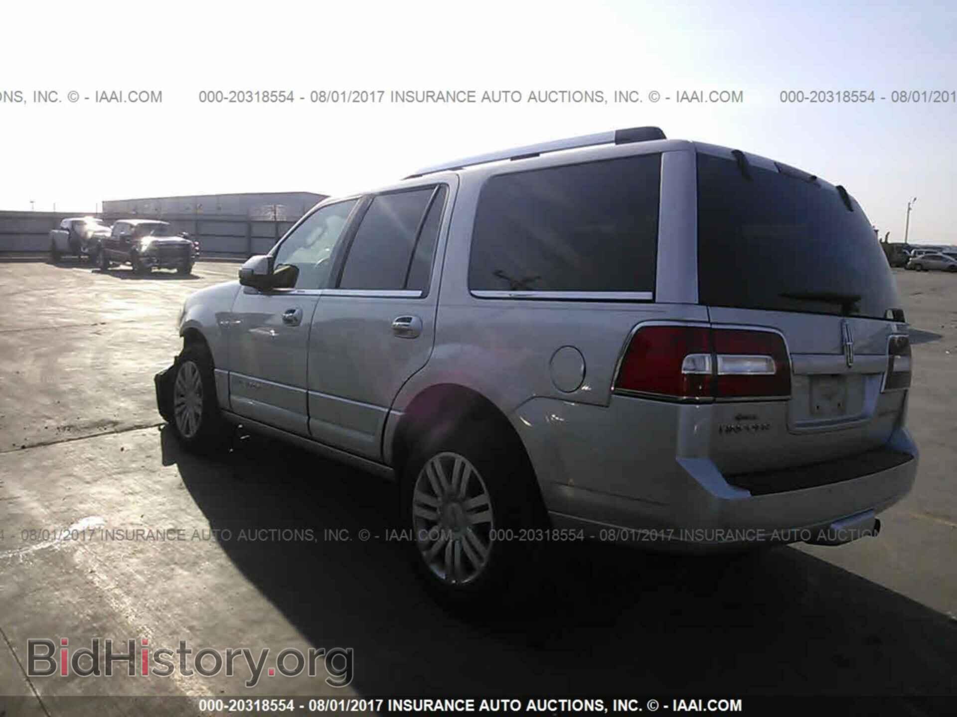 2014 Lincoln Navigator - VIN: 5LMJJ2H57EEL05432 - Фото 3